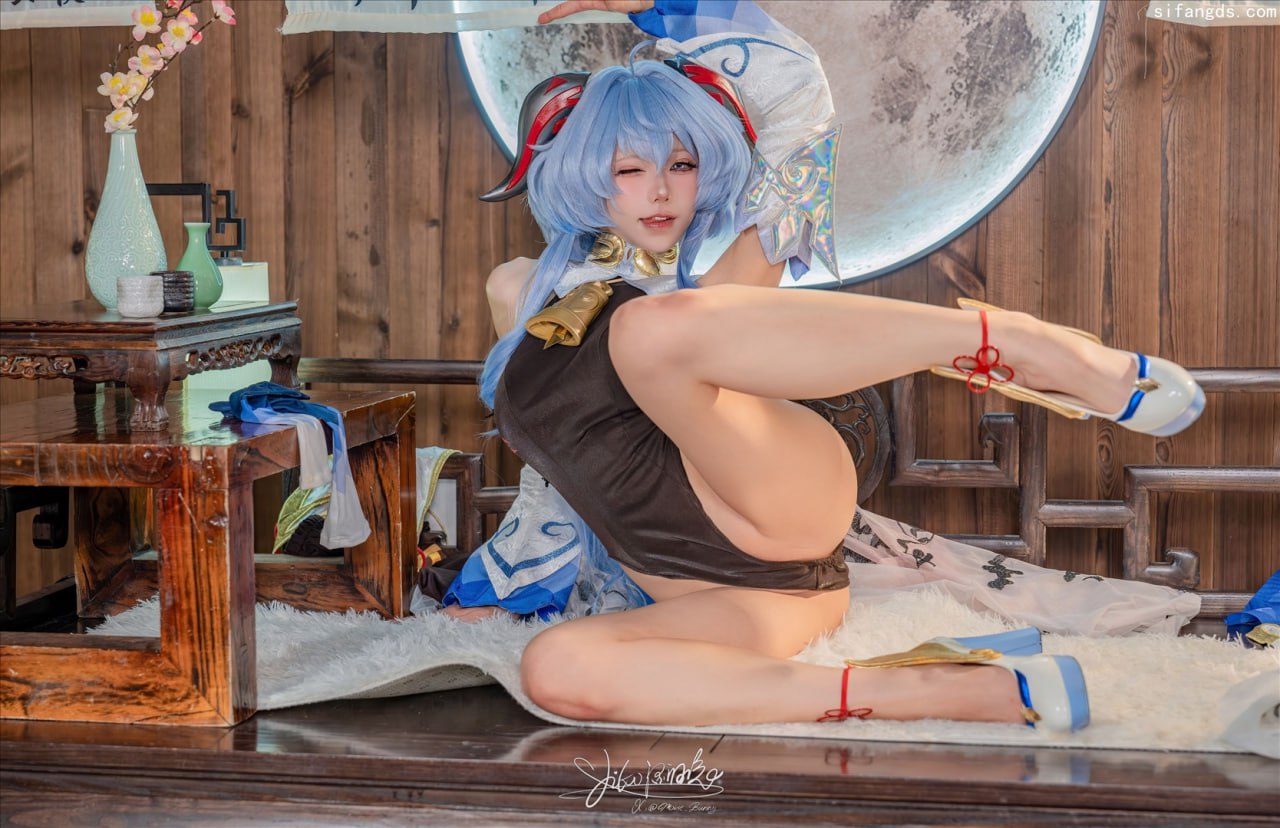 一口かむ兎娘 - シュンシュンシュユエ - 甘雨
