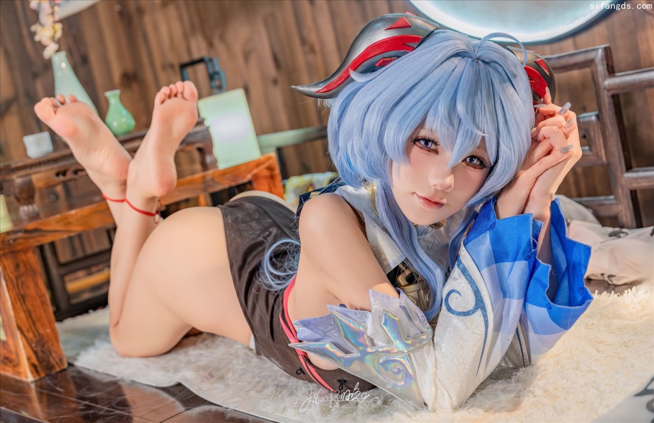 一口かむ兎娘 - シュンシュンシュユエ - 甘雨