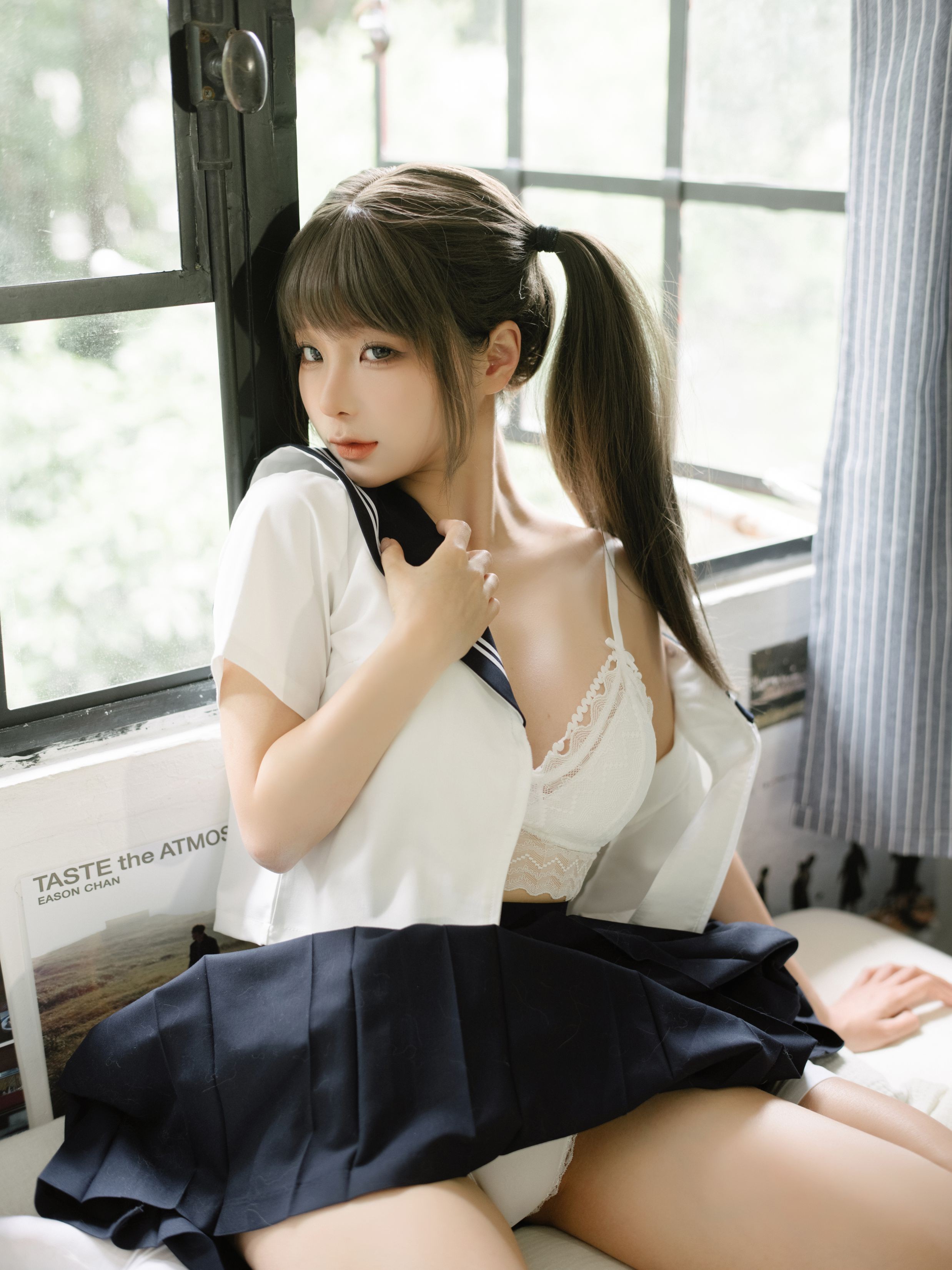 Chun Momo Short Break 99P Pure Photo Set