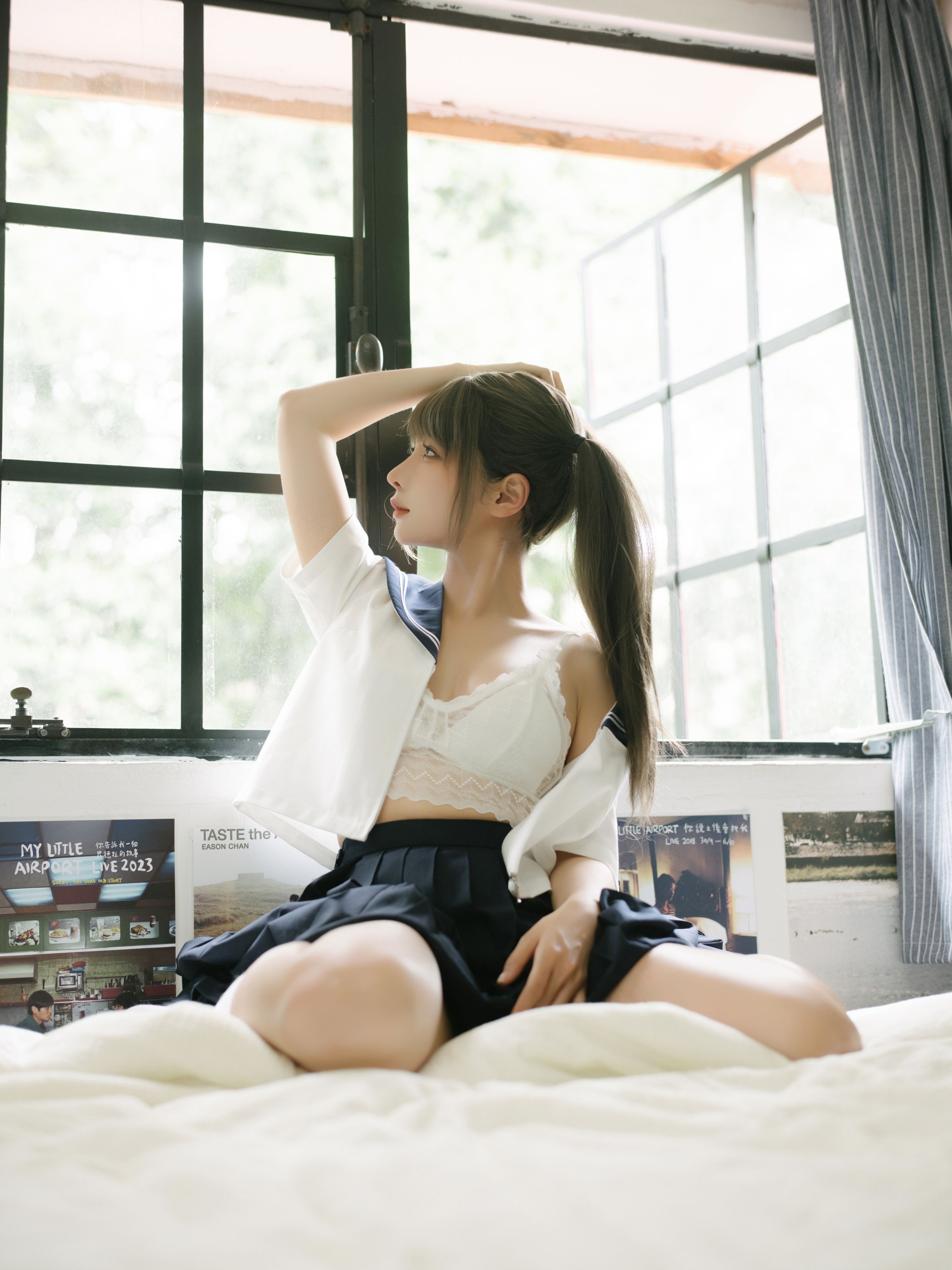 Chun Momo Short Break 99P Pure Photo Set