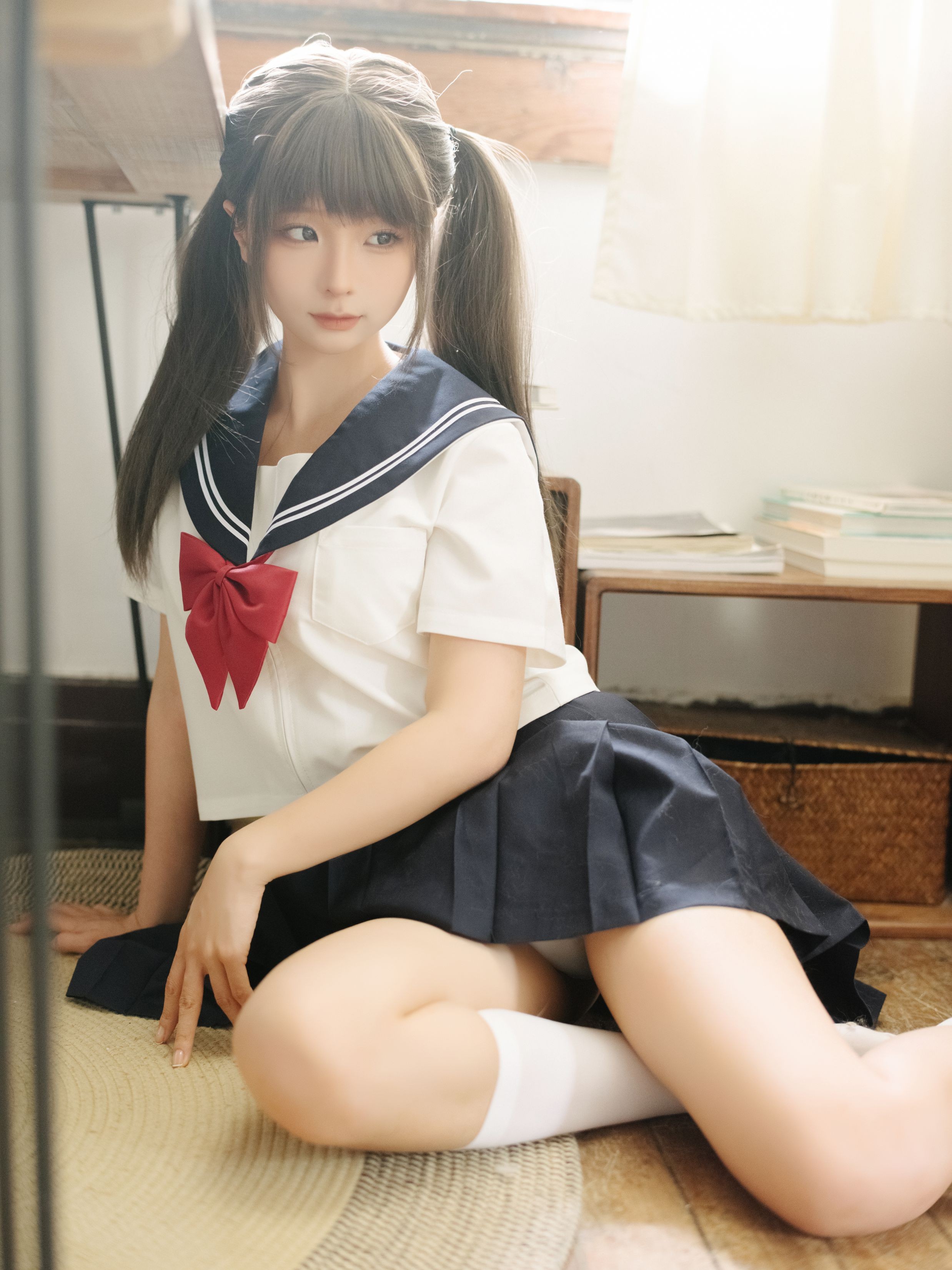 Chun Momo Short Break 99P Pure Photo Set