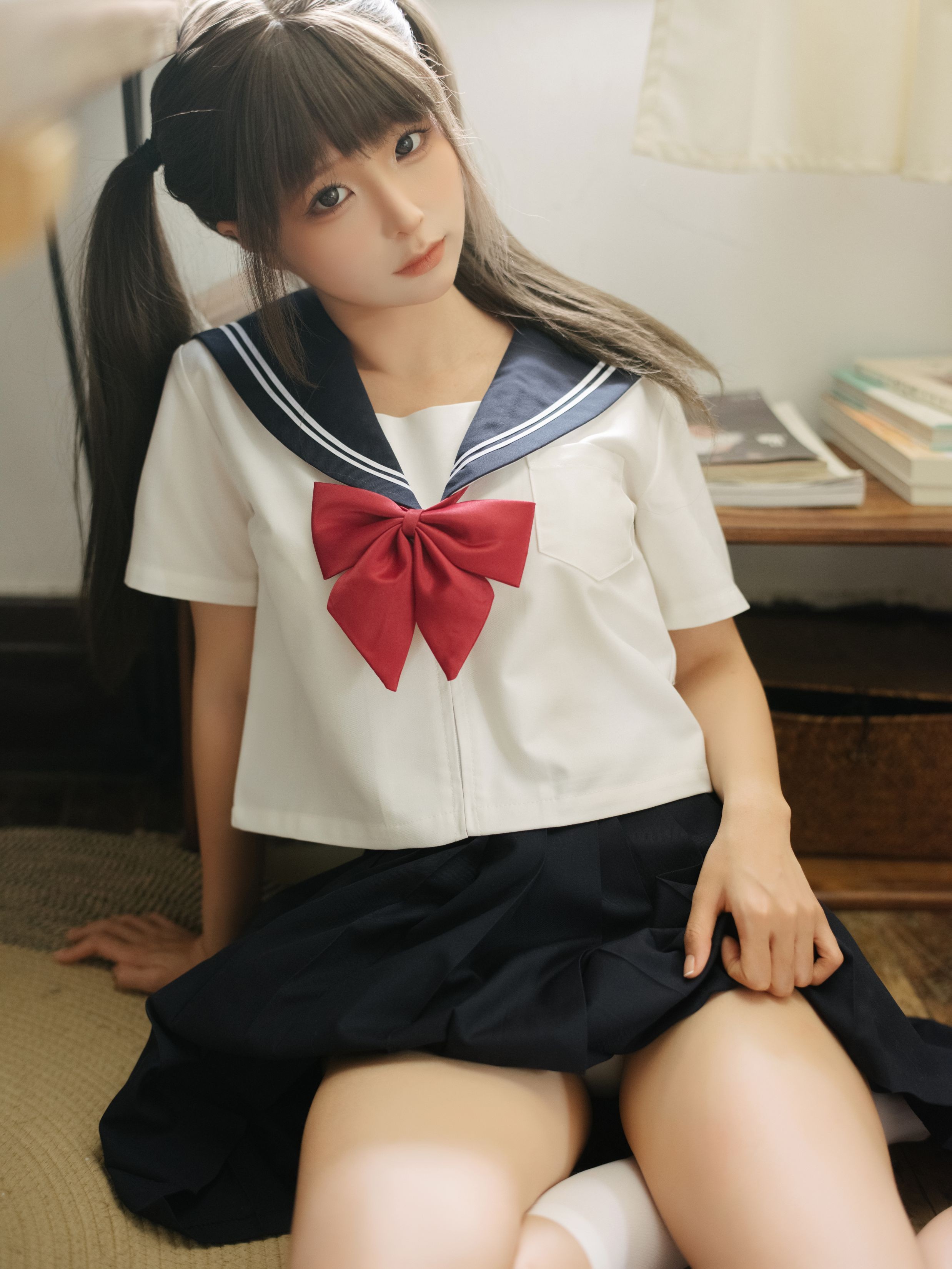 Chun Momo Short Break 99P Pure Photo Set