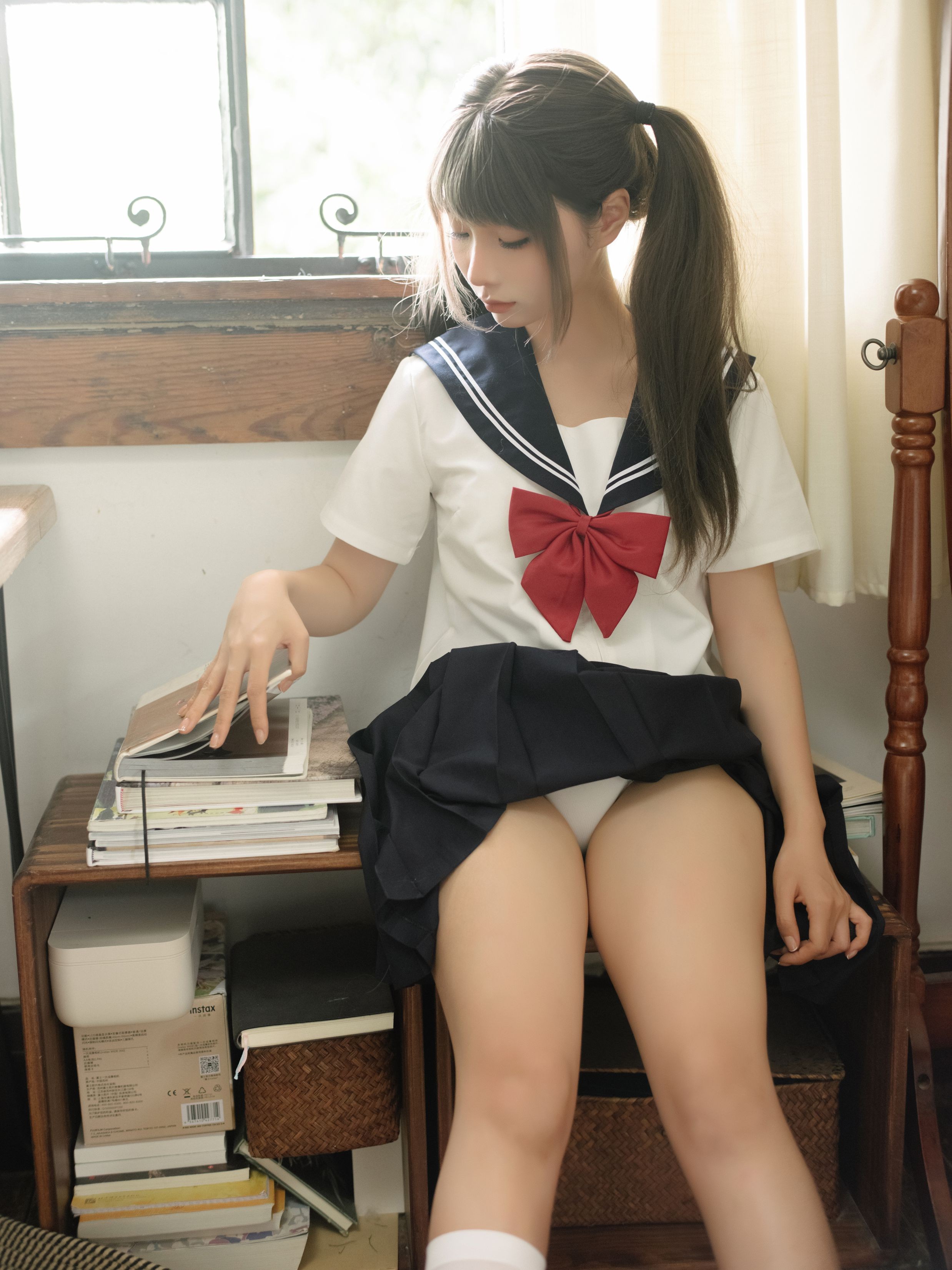 Chun Momo Short Break 99P Pure Photo Set