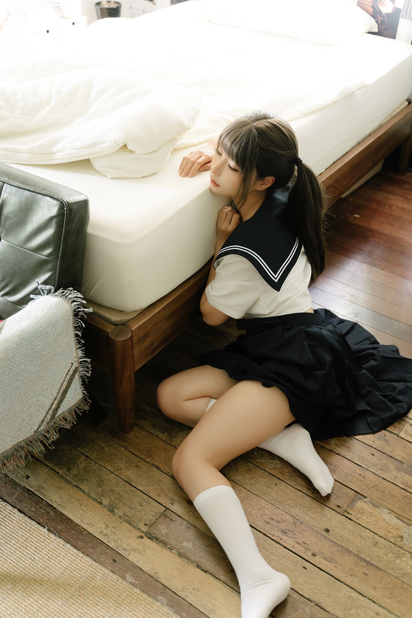 Bo anh Chun Momo Short Break 99P phong cach trong sang