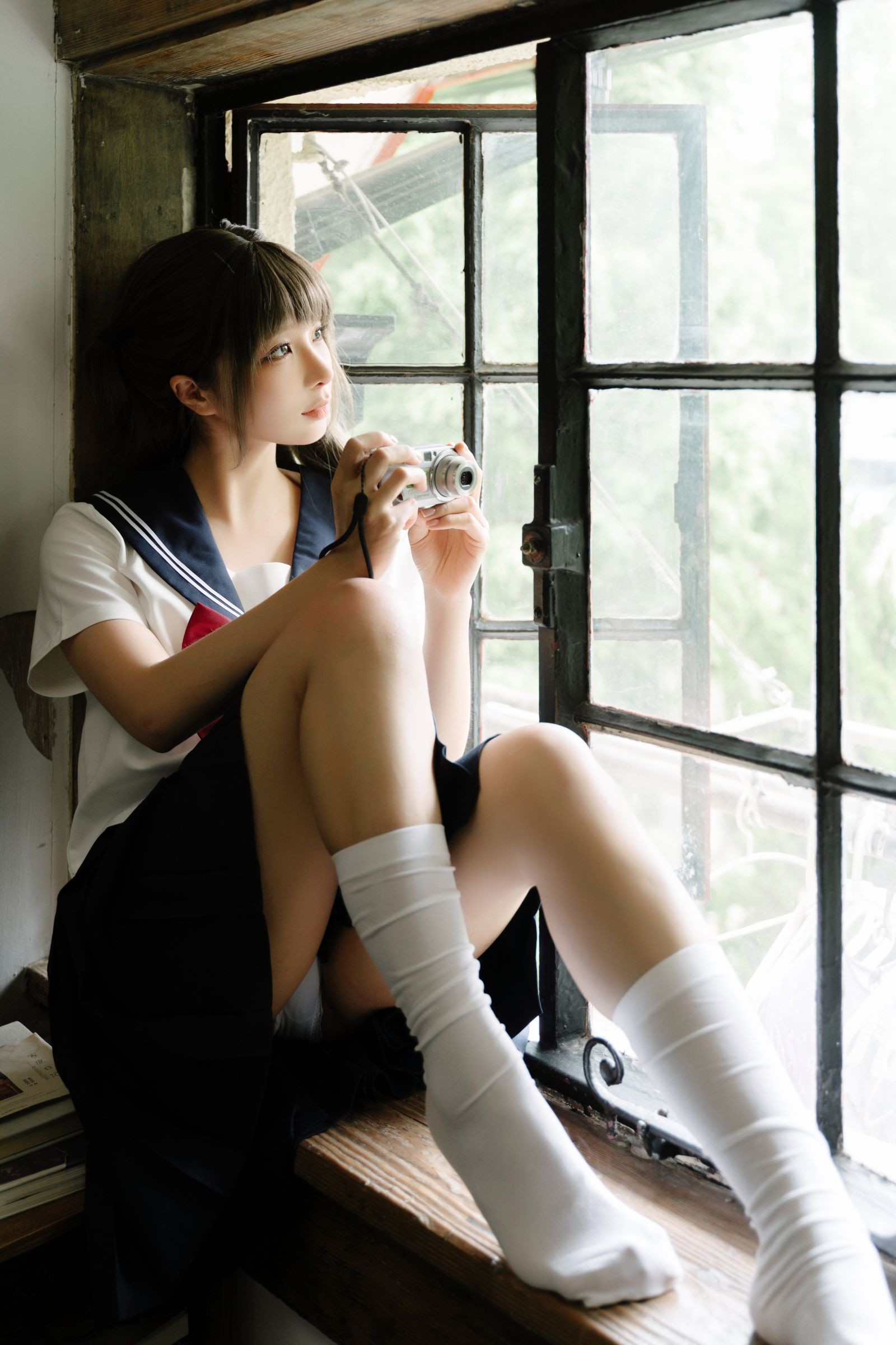 Bo anh Chun Momo Short Break 99P phong cach trong sang