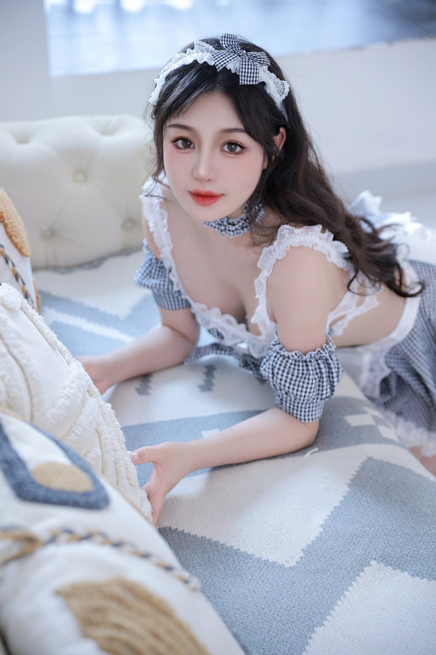 Đào Nhuận Jiang - Nữ hầu riêng