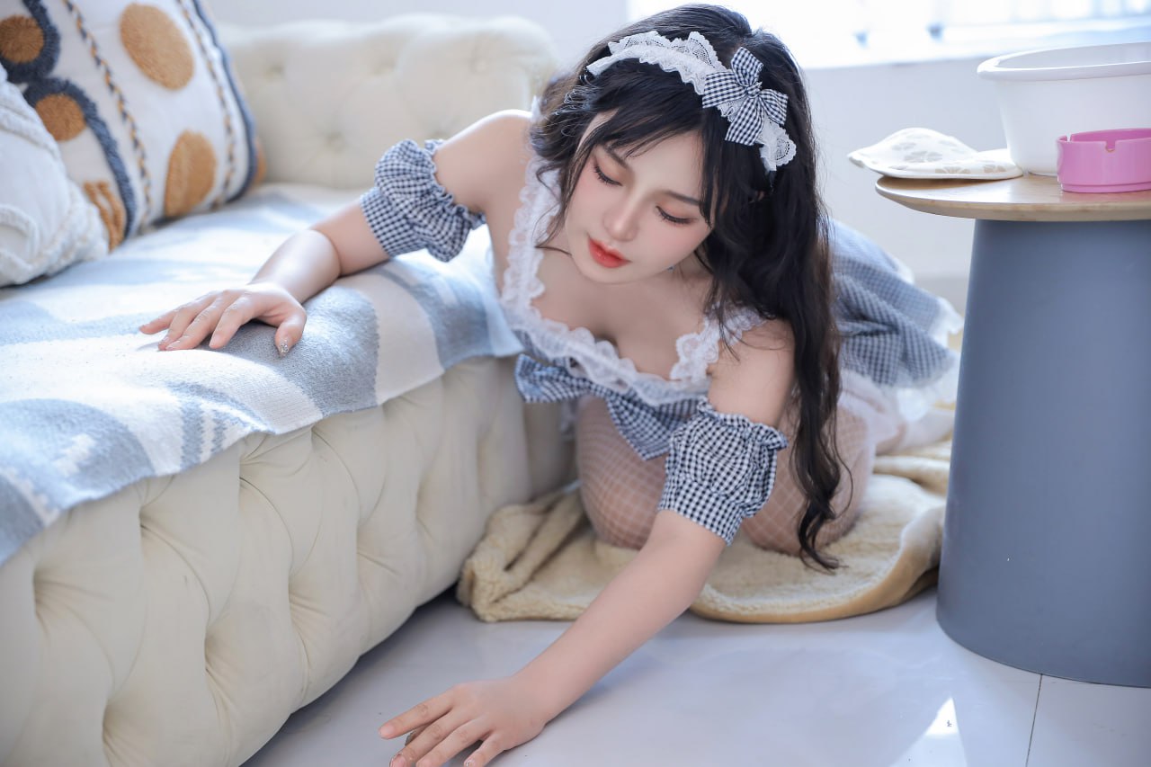 Đào Nhuận Jiang - Nữ hầu riêng