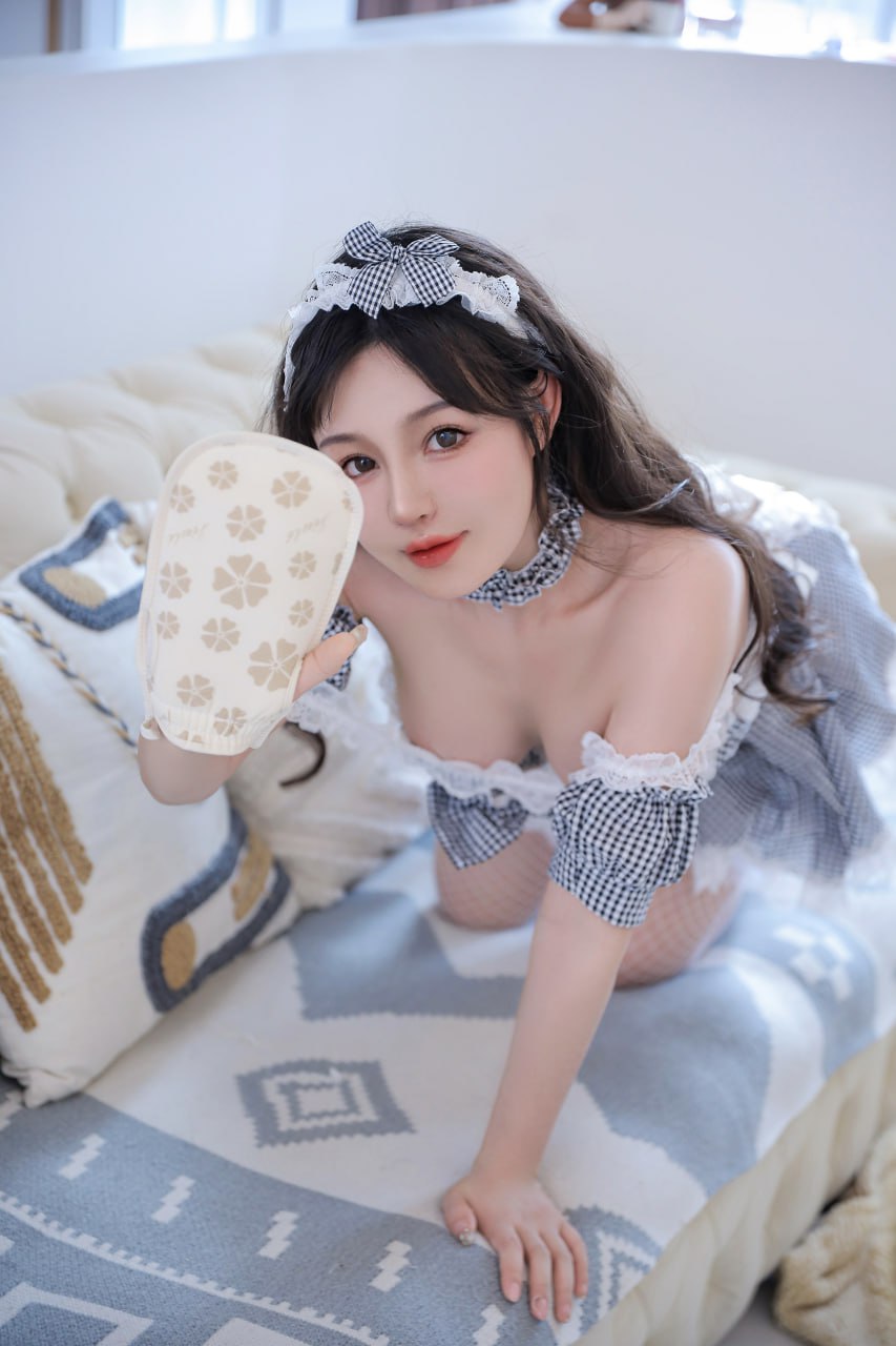 Đào Nhuận Jiang - Nữ hầu riêng