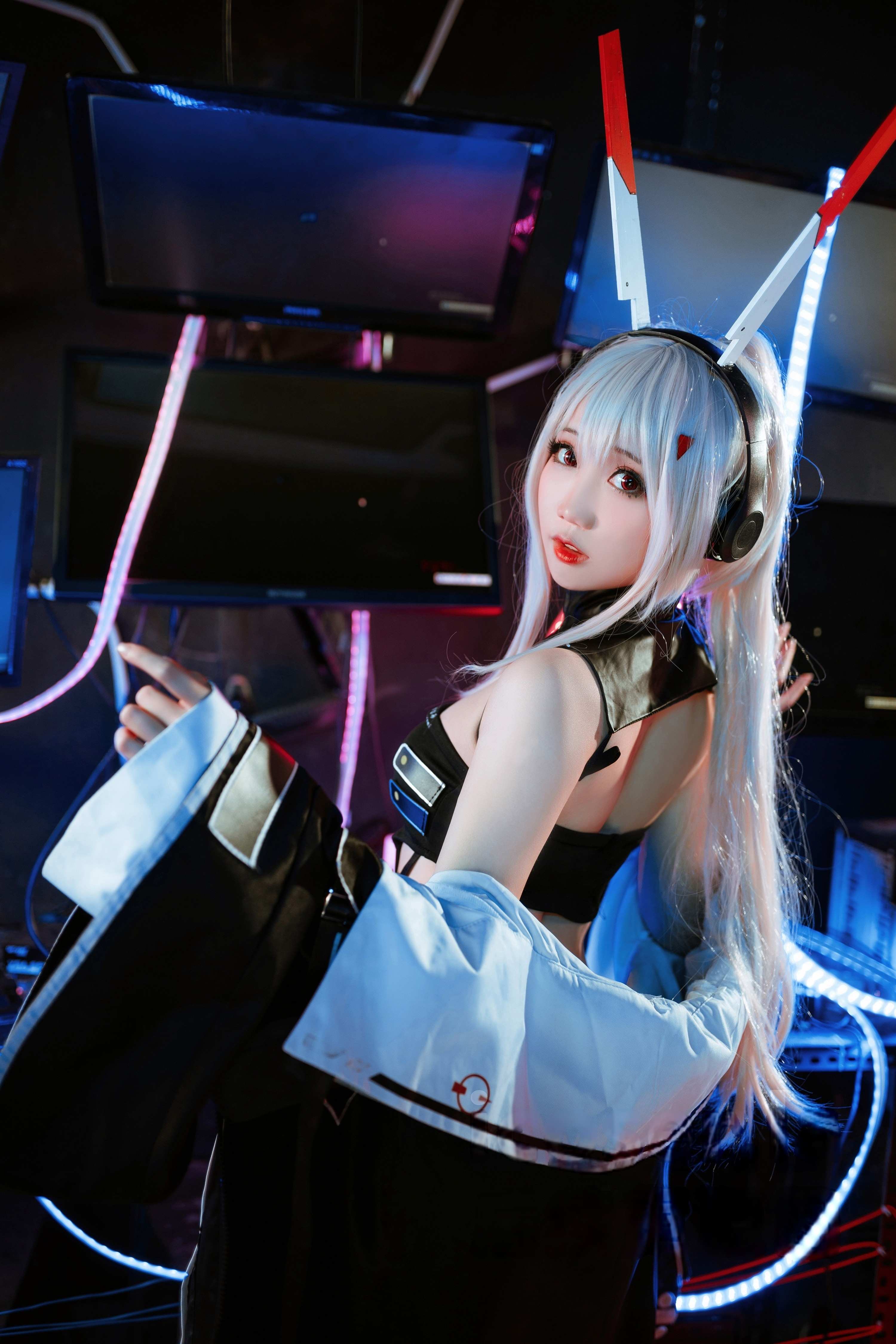 Mùn Mùn Cacbôn - Ayanami Quỷ Thần Ban nhạc