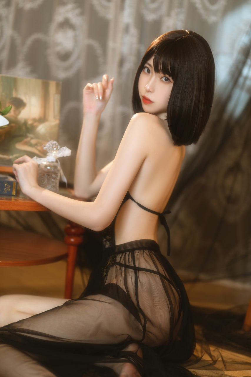 Hứa Lam LAN - Áo qipao đen bằng sa