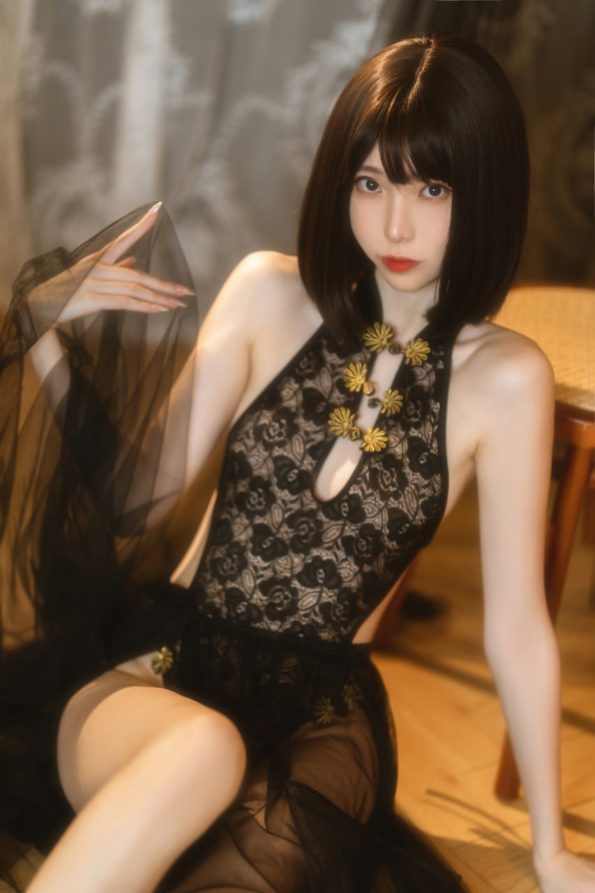 Hứa Lam LAN - Áo qipao đen bằng sa
