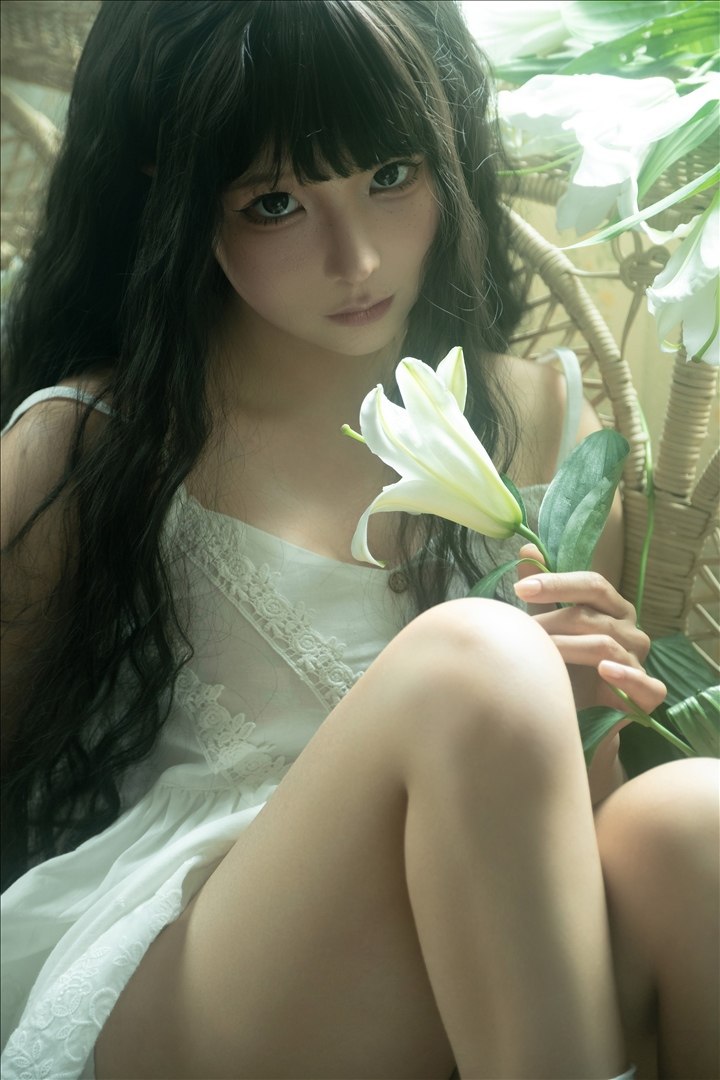 Silly Momo - White Camisole 36P