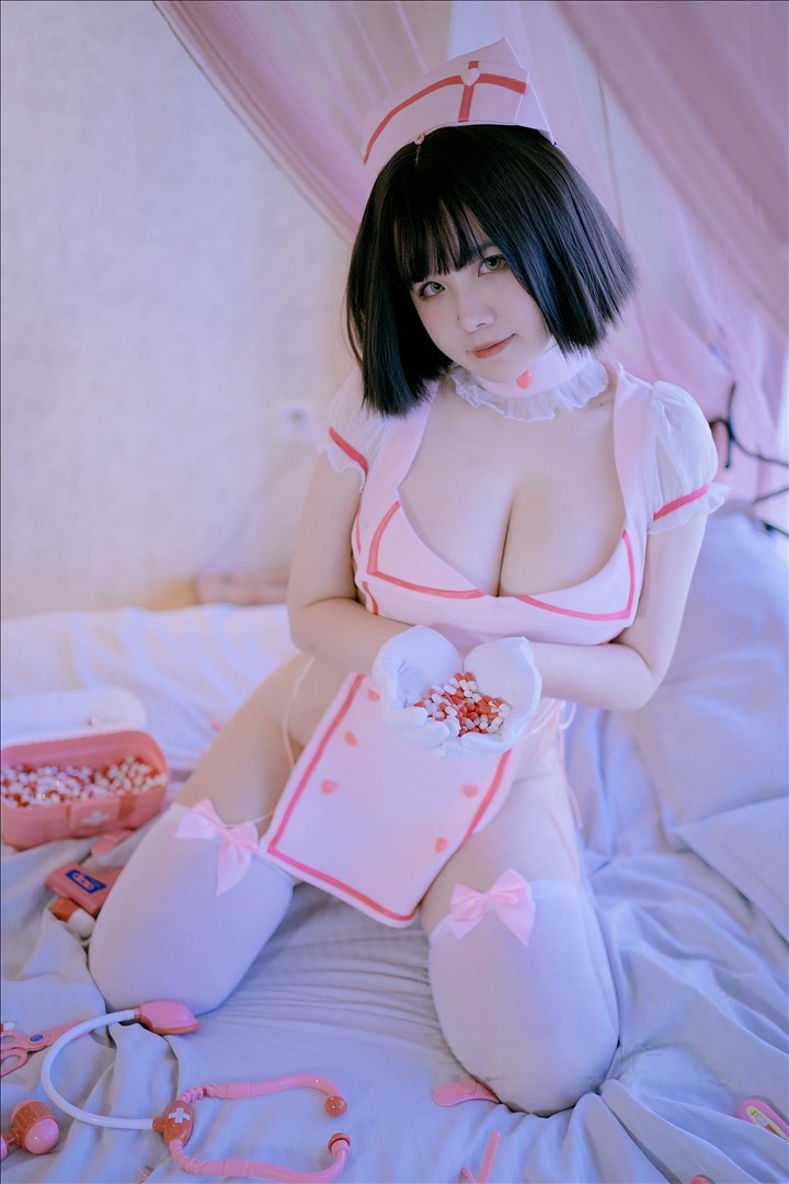 A Ban is very happy today - Pink Nurse 37P