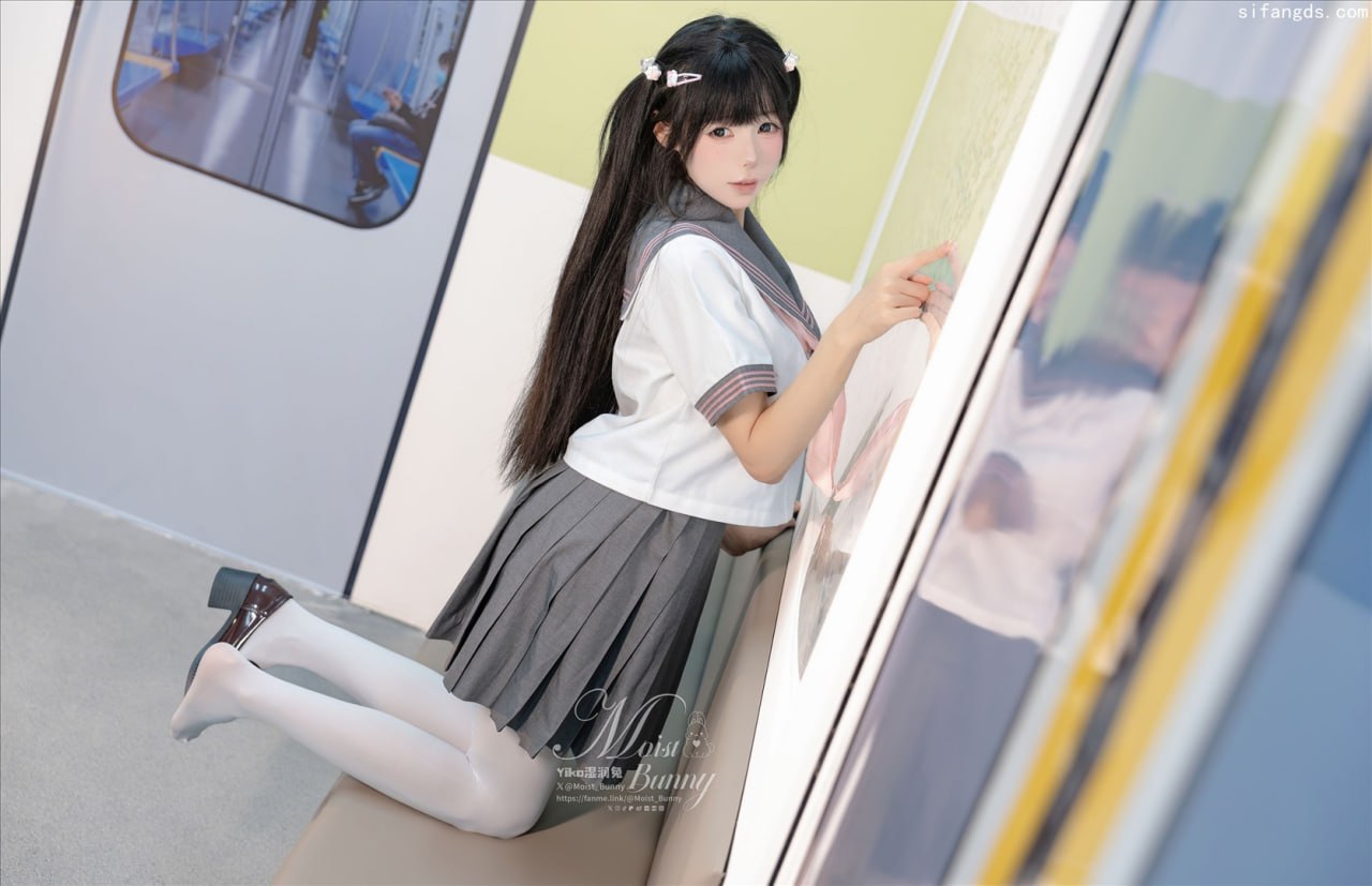 Yaoyikoutuniang 地铁萌妹 Photo Set 85P