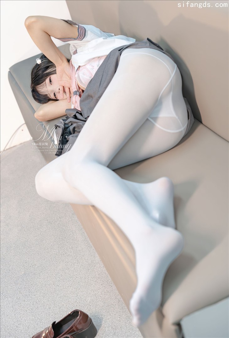 Yaoyikoutuniang 地铁萌妹 Photo Set 85P