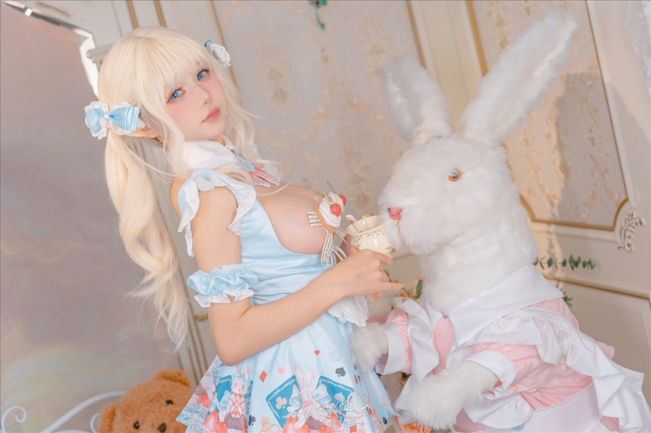 Bite a Bunny Girl - Alice Cake 58P