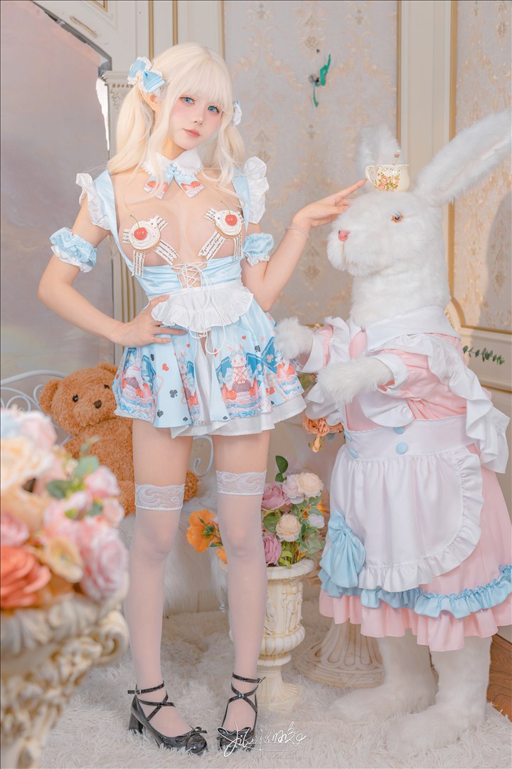 Bite a Bunny Girl - Alice Cake 58P