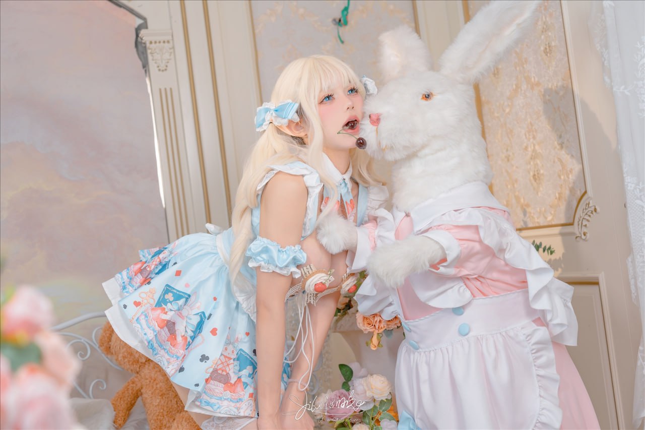 Bite a Bunny Girl - Alice Cake 58P