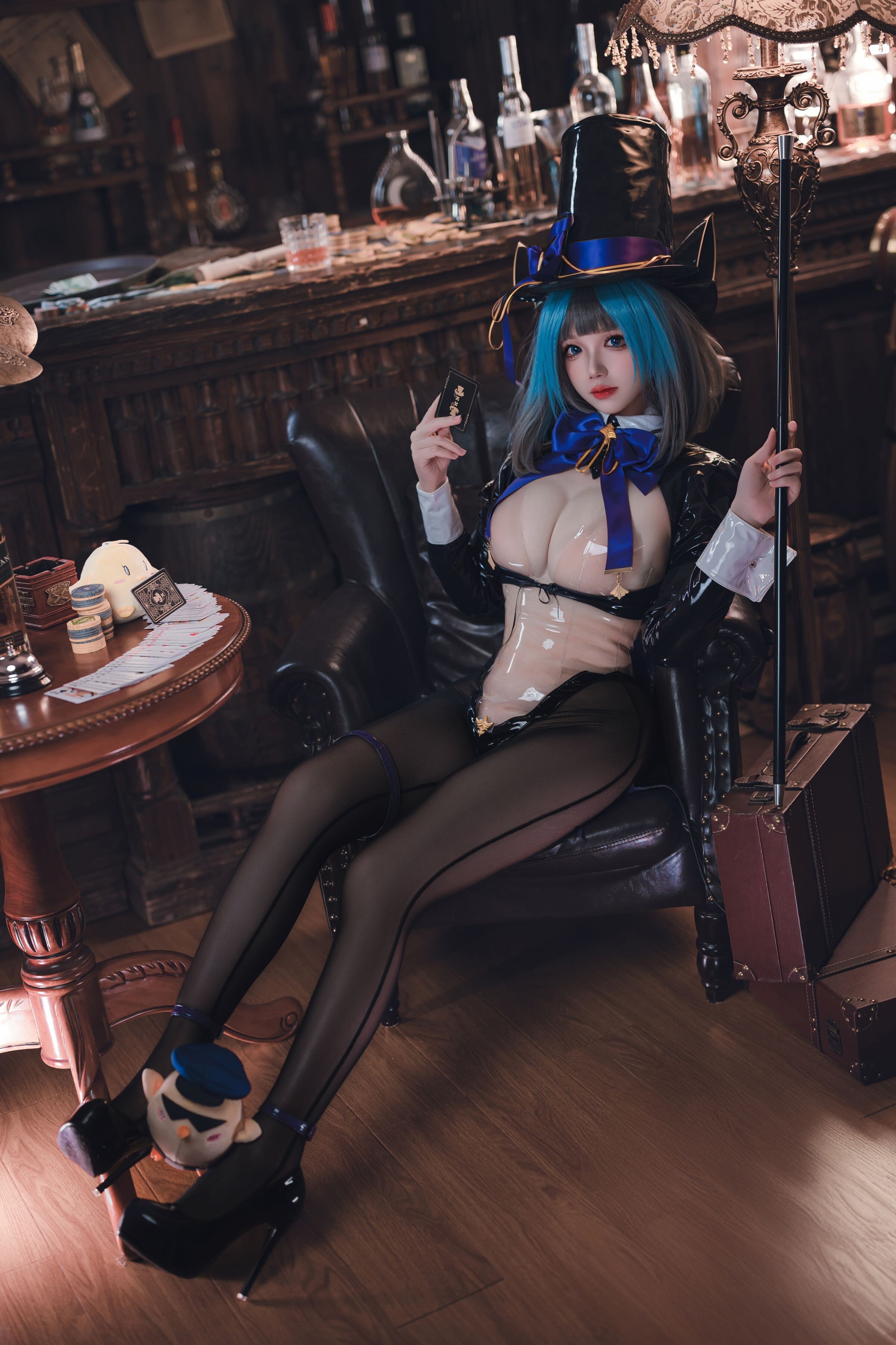 Snow Clear 24 Halloween Cheshire Magician