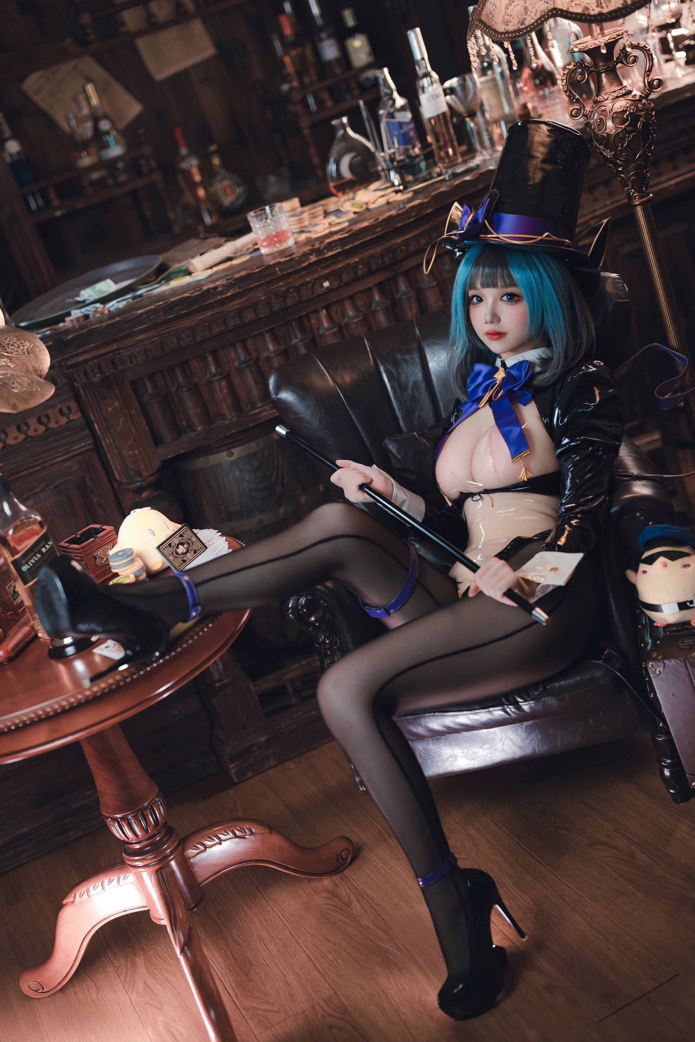 Snow Clear 24 Halloween Cheshire Magician