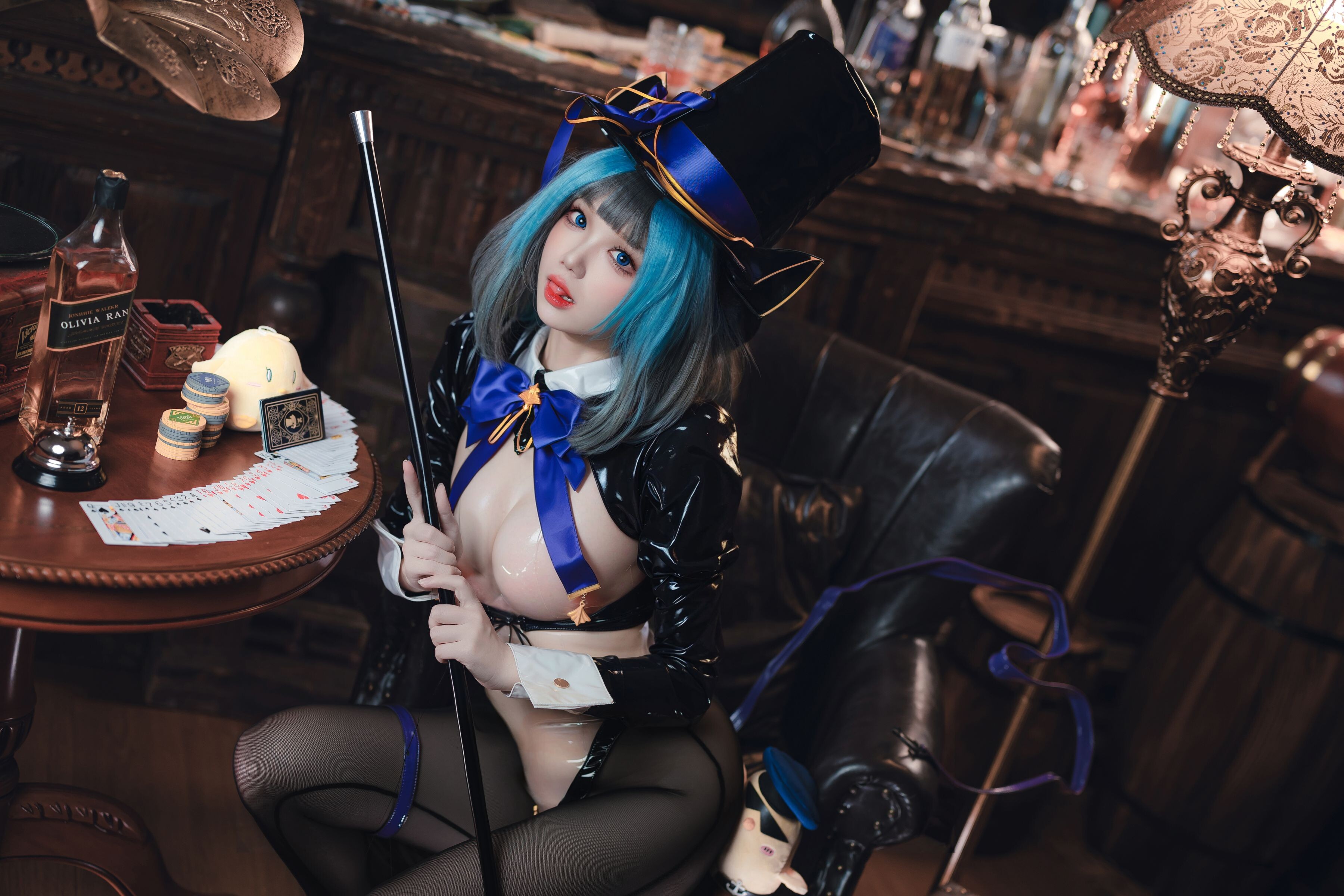 Snow Clear 24 Halloween Cheshire Magician