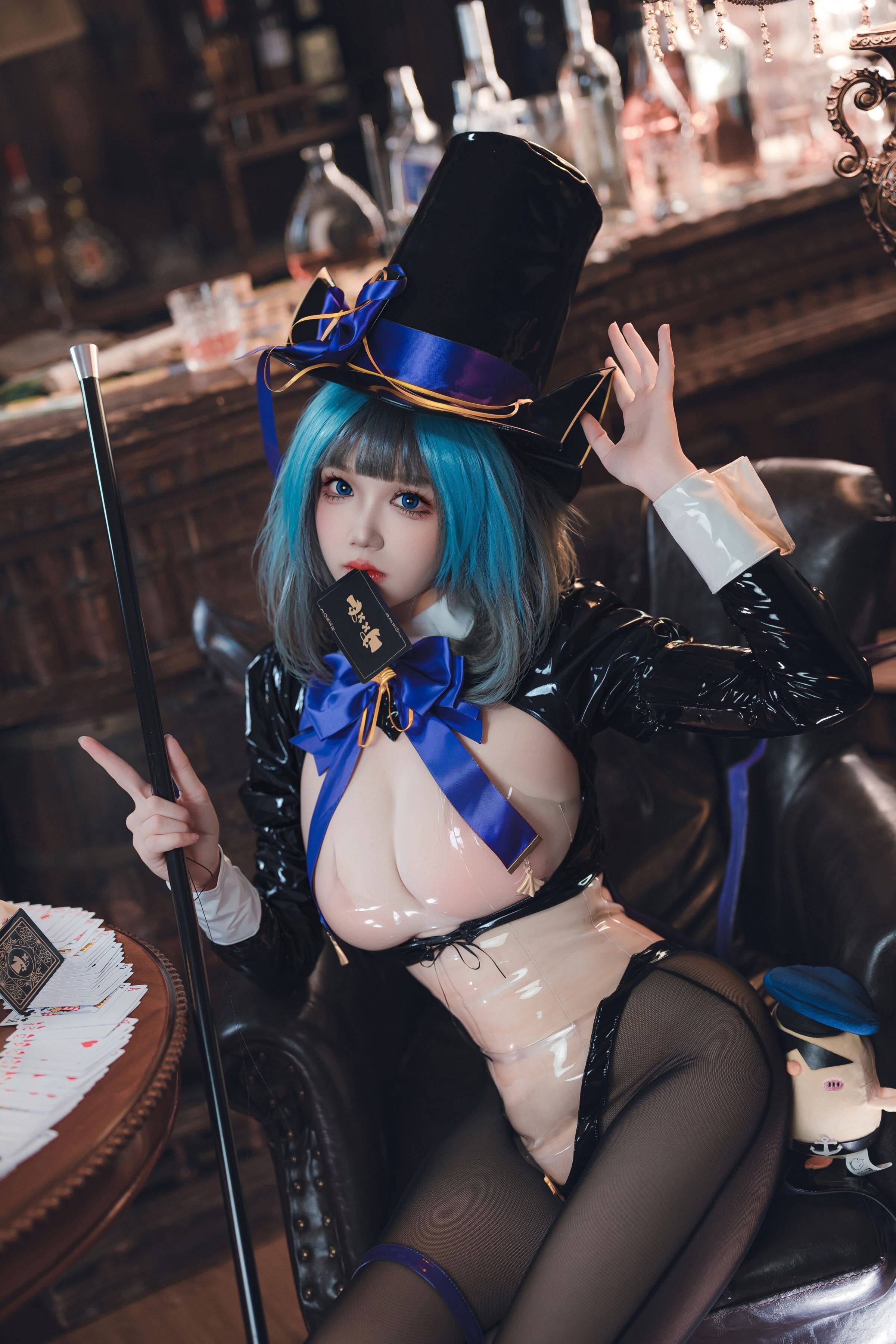 Snow Clear 24 Halloween Cheshire Magician
