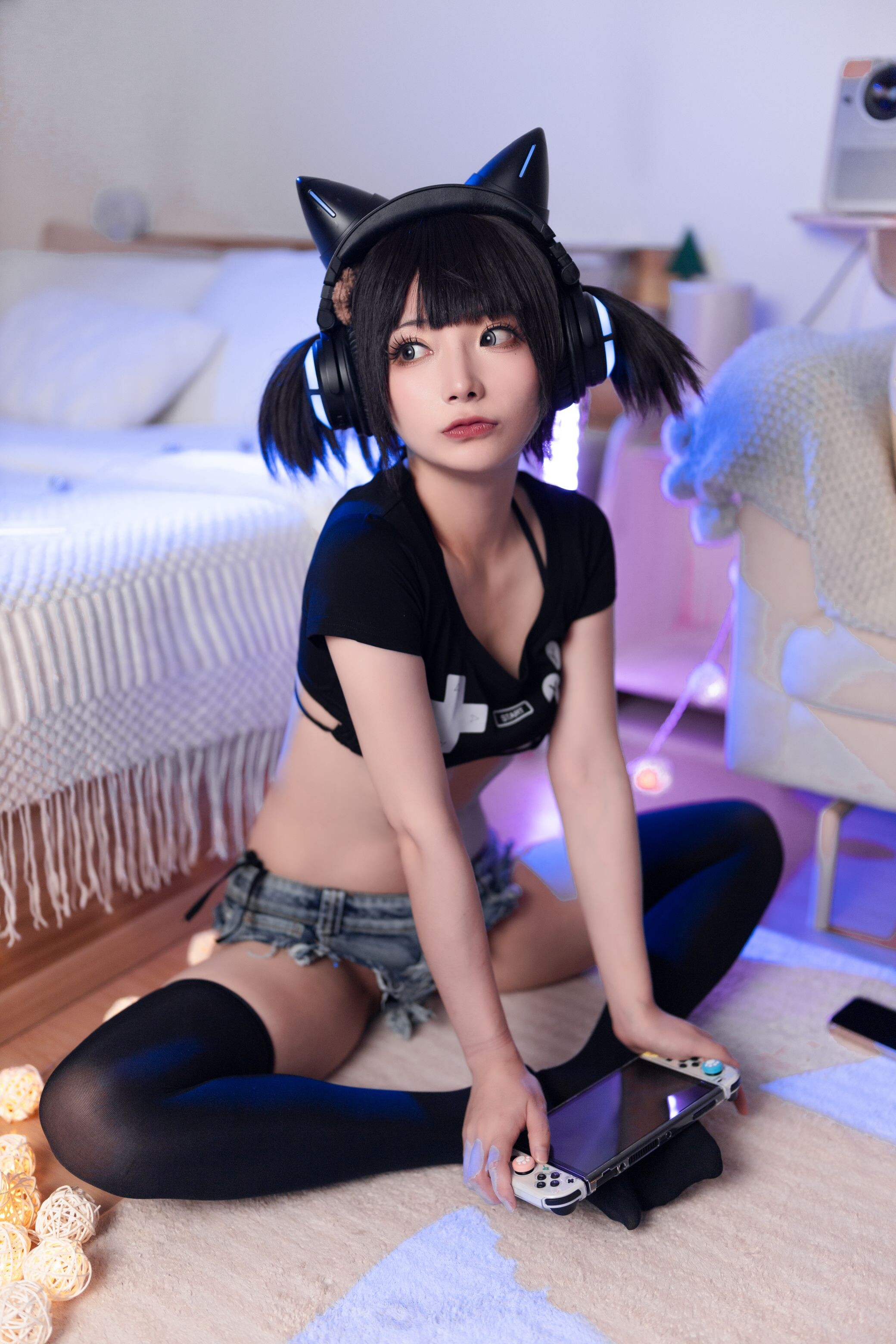 是三不是世w - 偷玩遊戲機的少女 48P