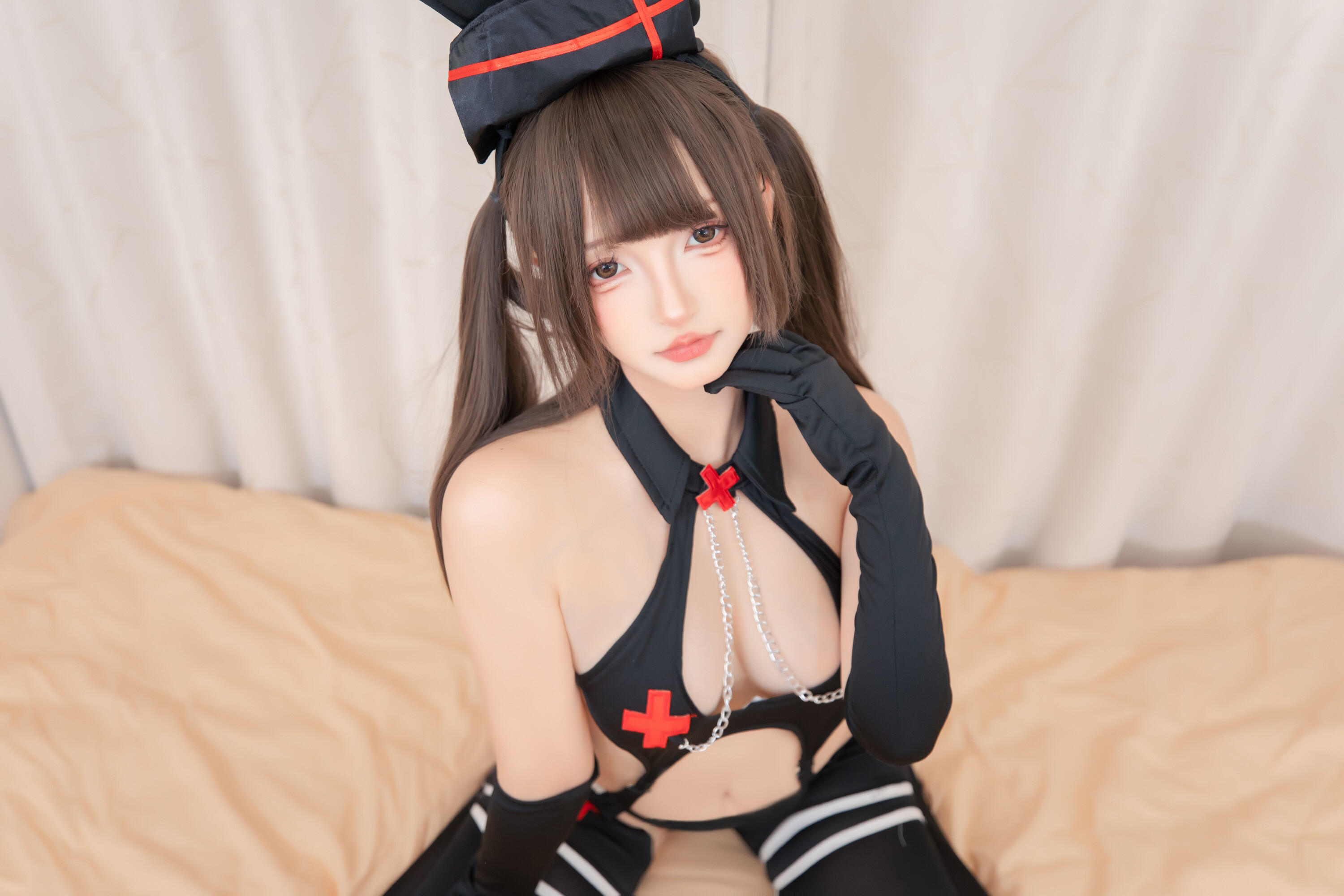 神樂坂真冬 - 黑兔護士 75P1V