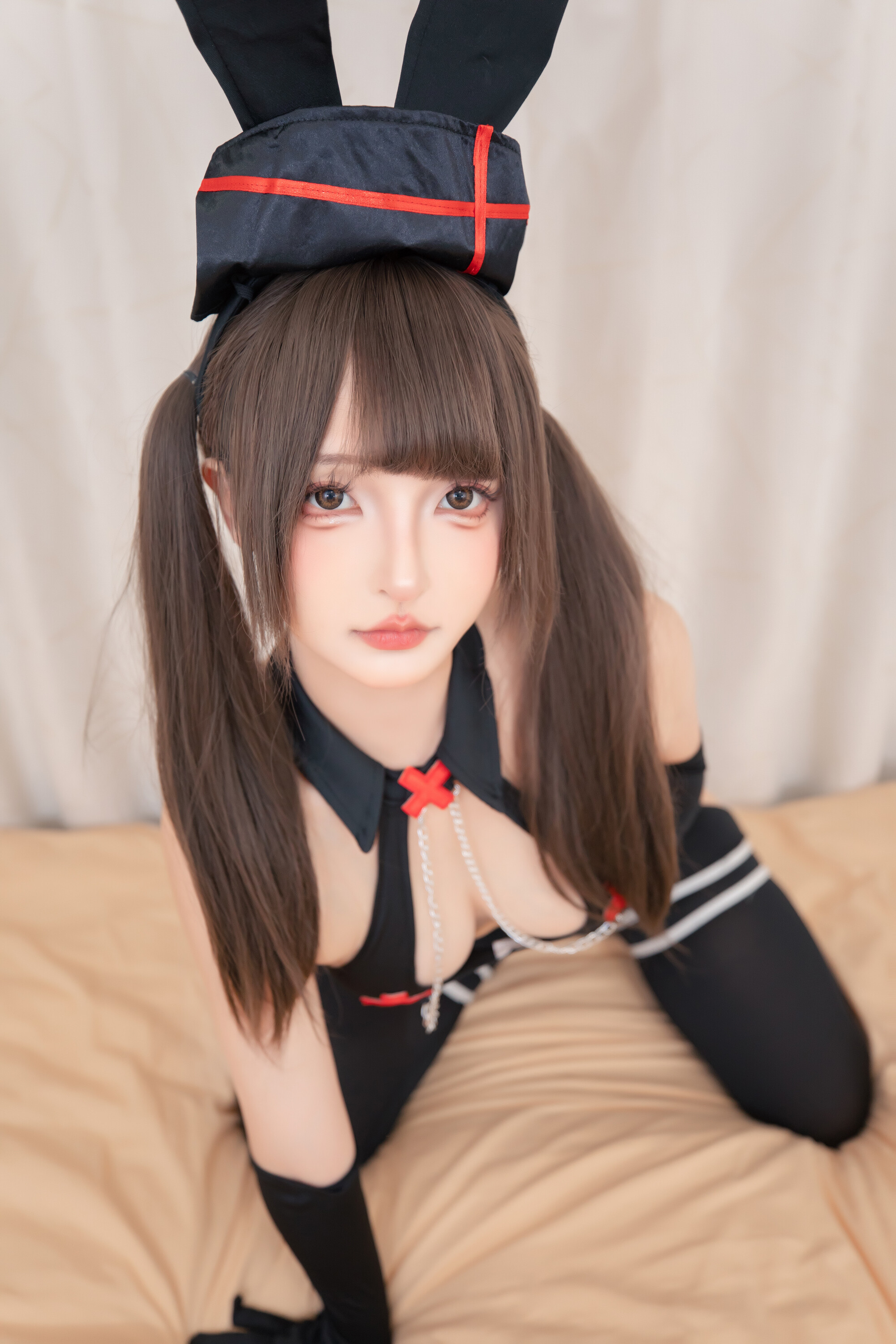 Kagura-saka Mafuyu - Y tá Thỏ Đen 75P1V