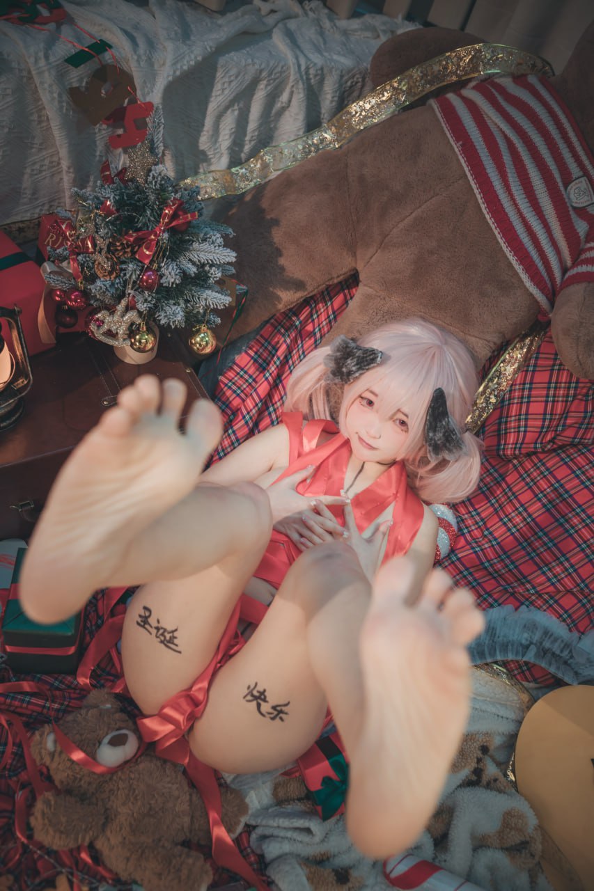 Kanzawa Eiri Suiri Christmas Girl Cosplay