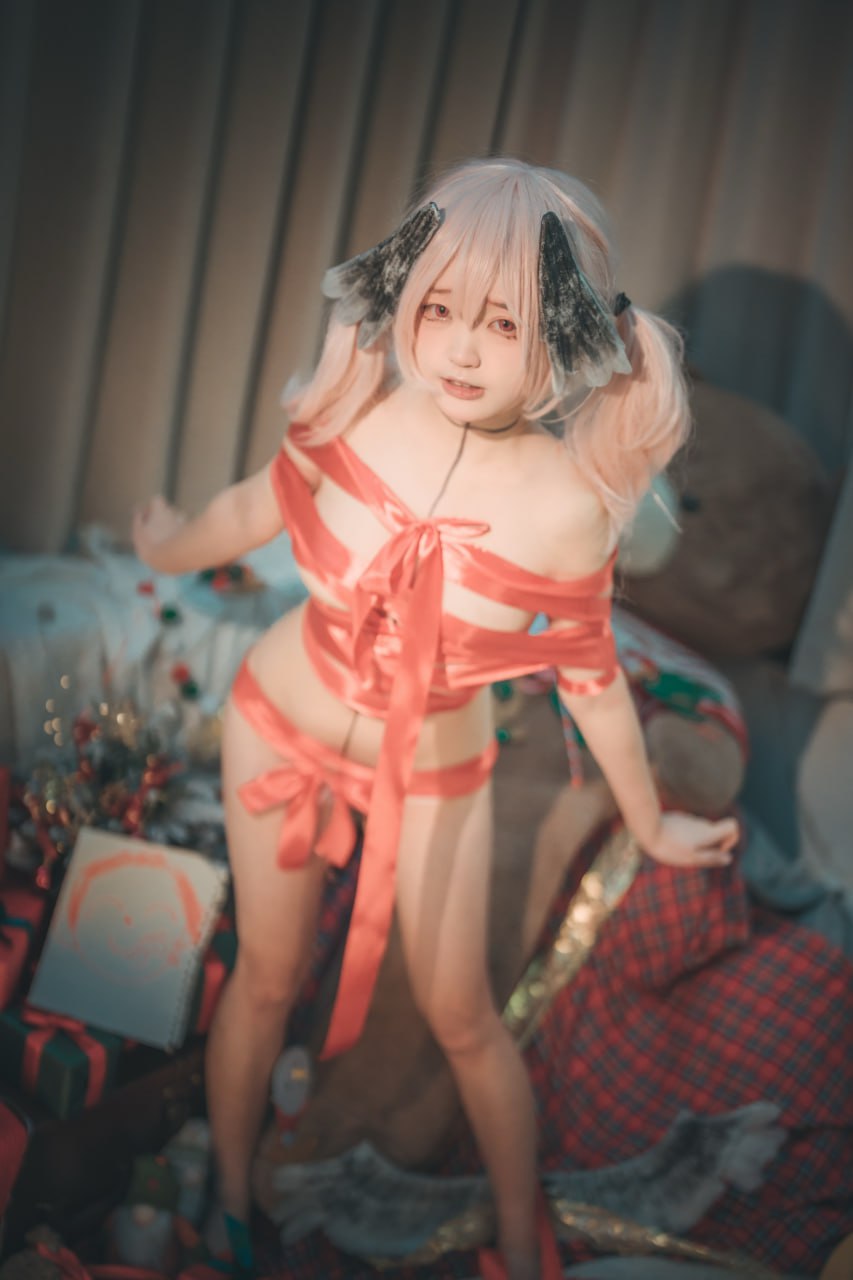 Kanzawa Eiri Suiri Christmas Girl Cosplay
