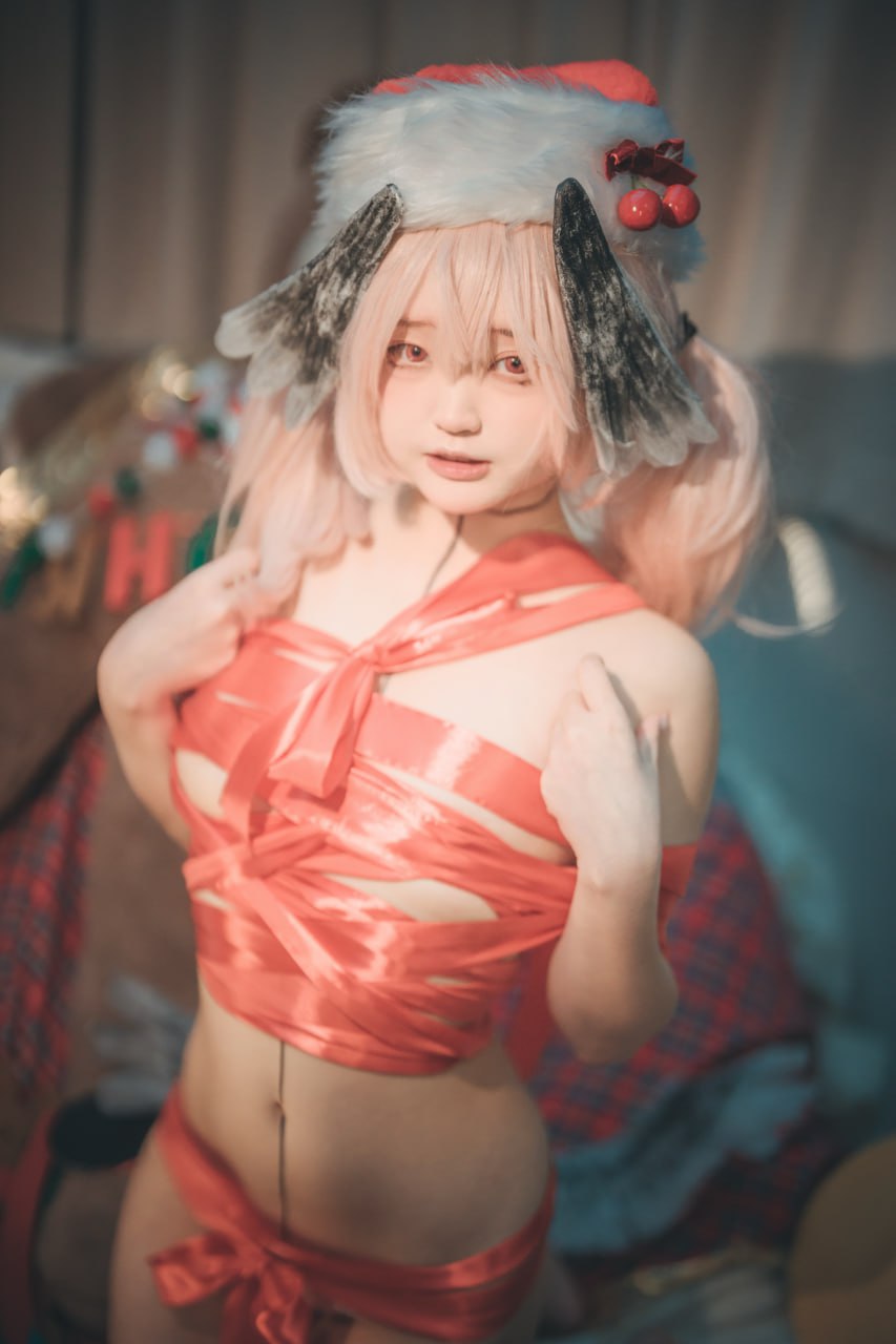 Kanzawa Eiri Suiri Christmas Girl Cosplay