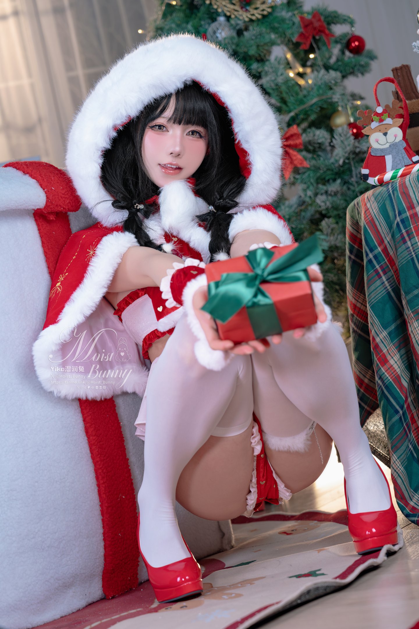 一口かじる兎娘 - 兎兎のクリスマスギフト 103P1V