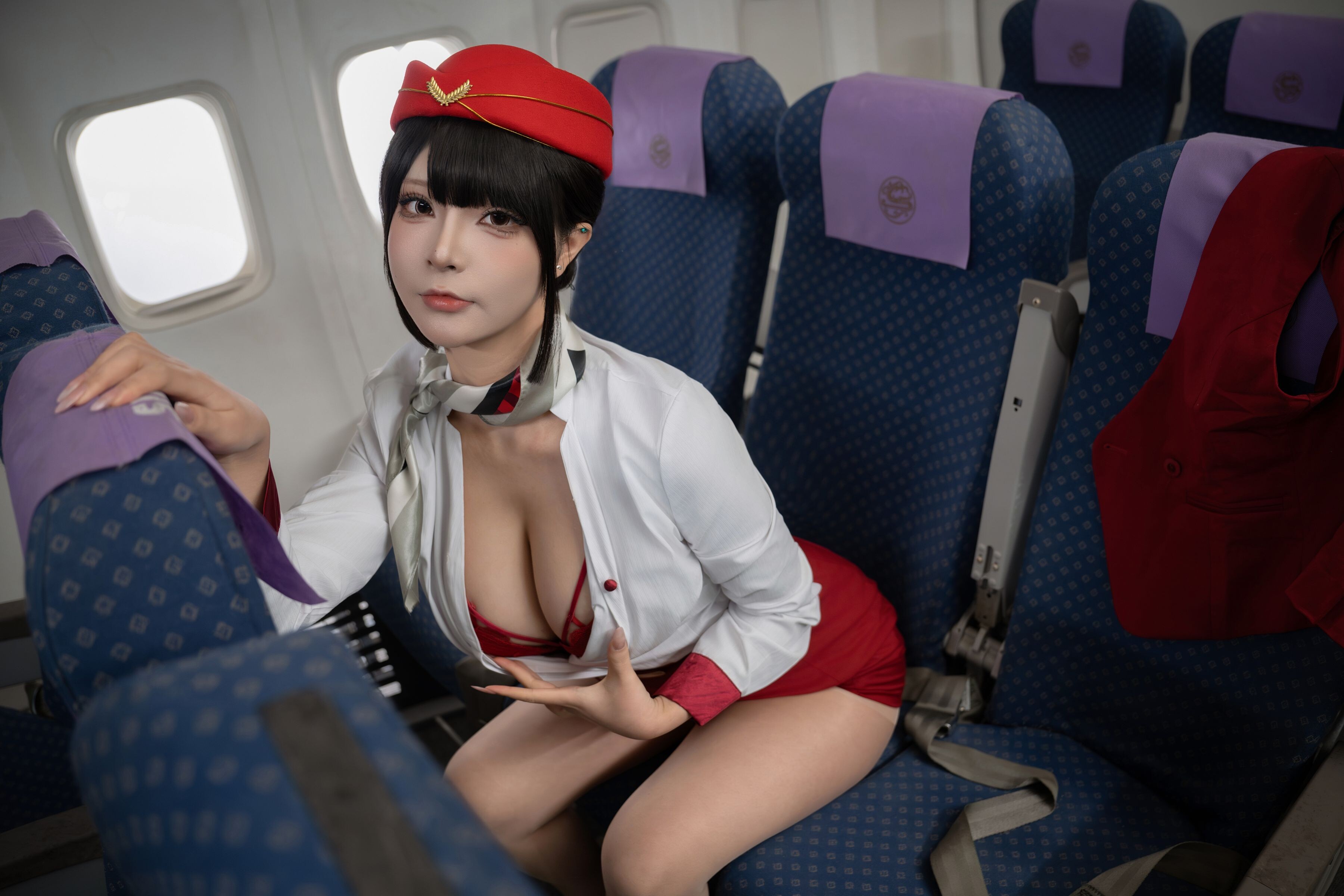 Yuuhui玉匯《升艙服務》128P2V空姐寫真