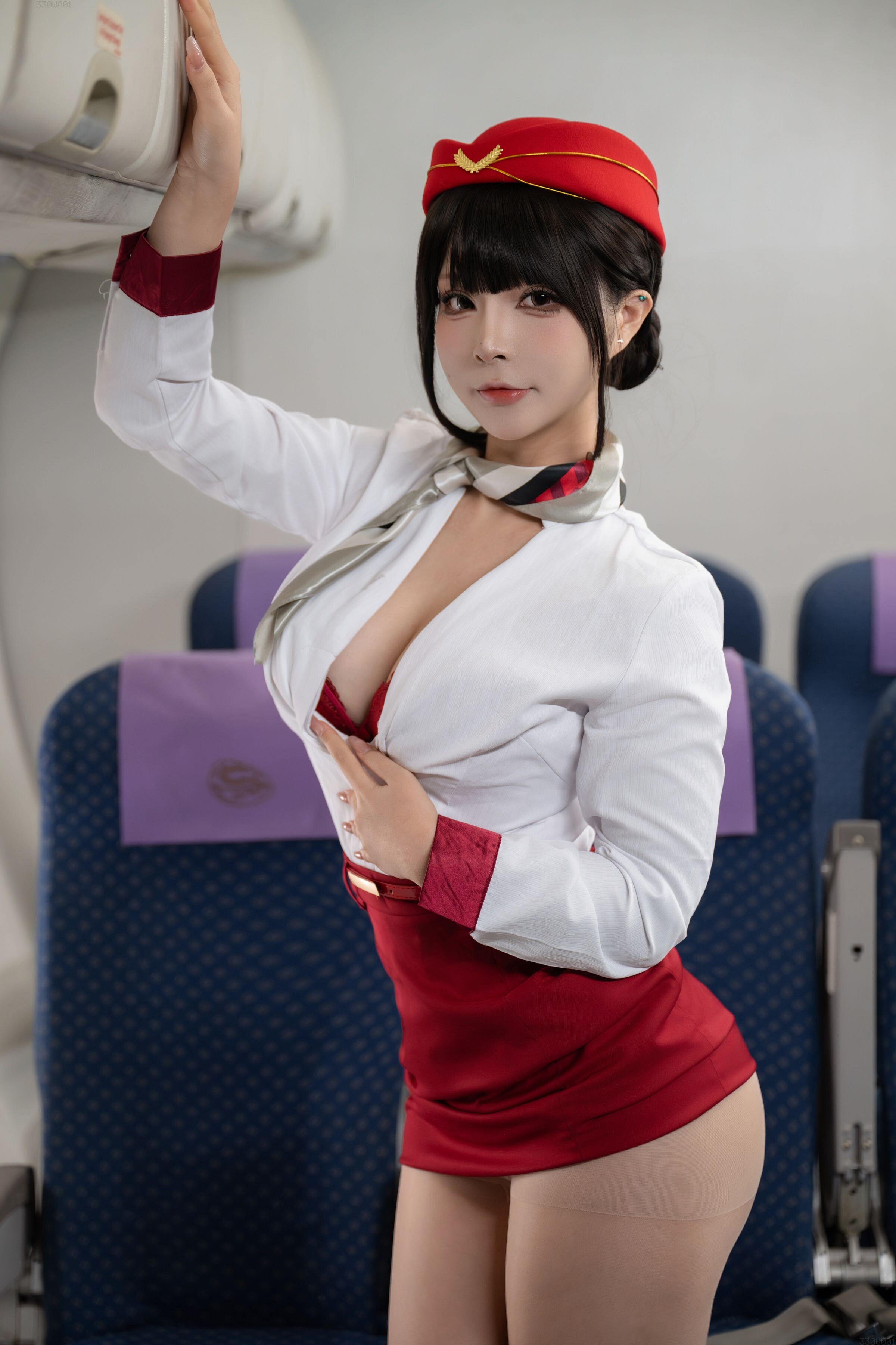 Yuuhui玉匯《升艙服務》128P2V空姐寫真