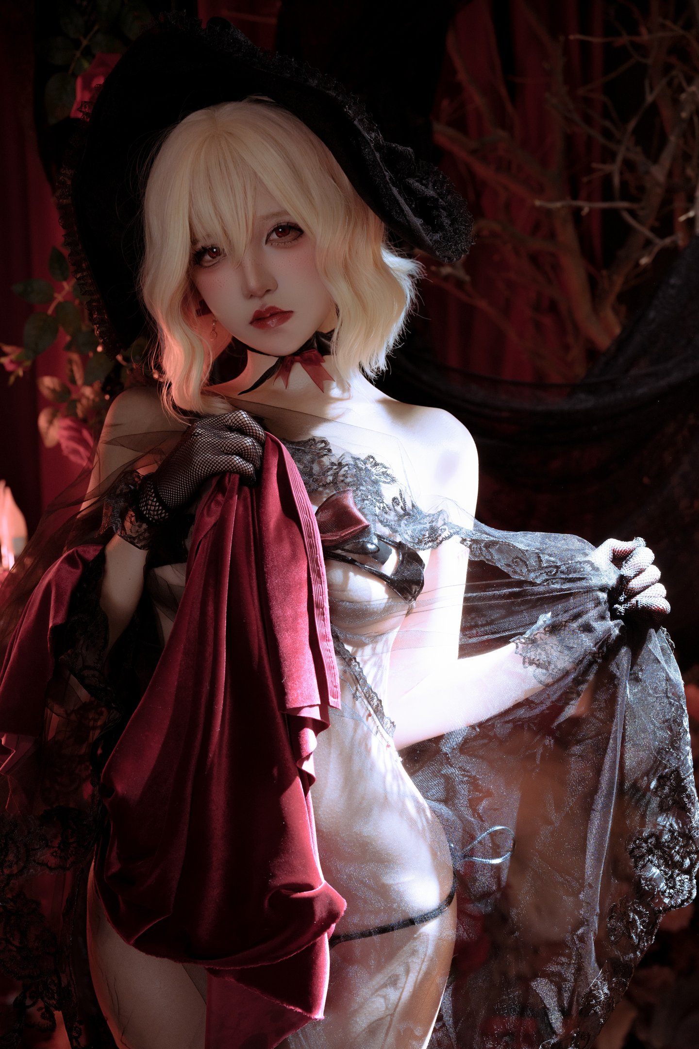 アクンかおり - 魔女の姉 162P