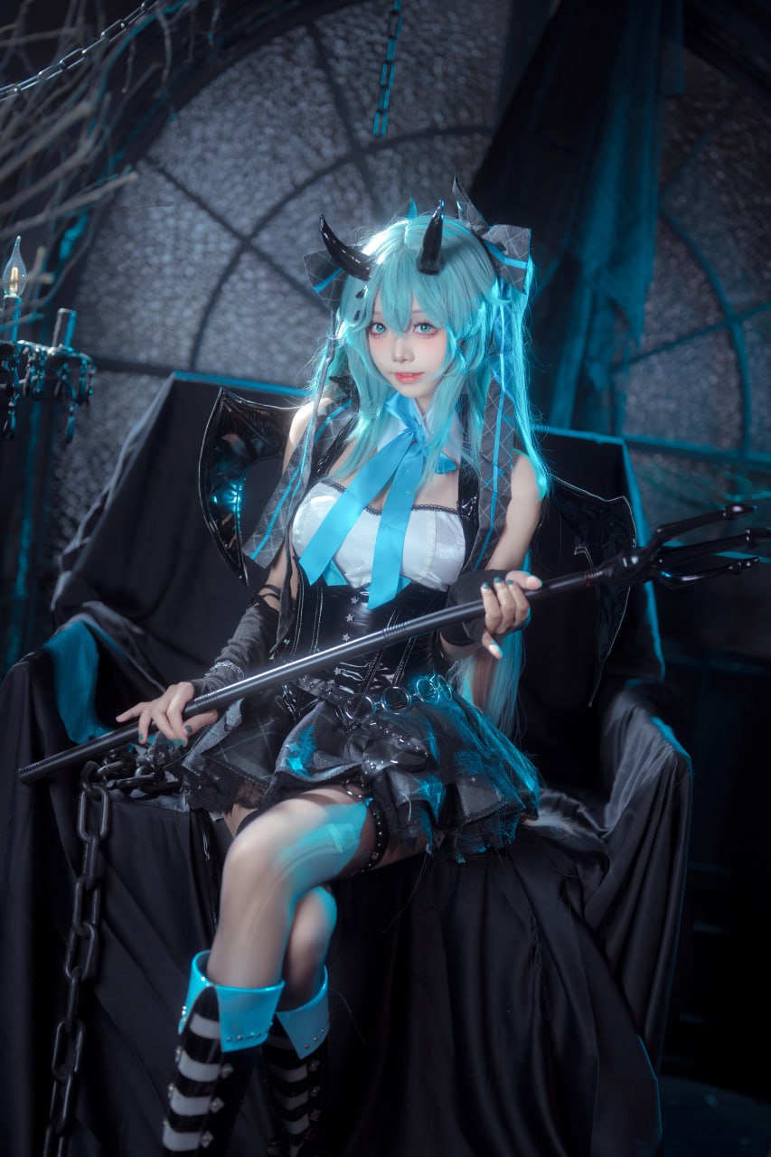 Aixi aiwest - Hatsune Little Devil