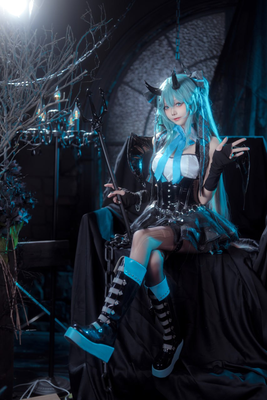 Aixi aiwest - Hatsune Little Devil