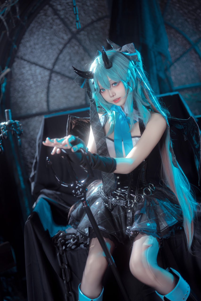 Aixi aiwest - Hatsune Little Devil