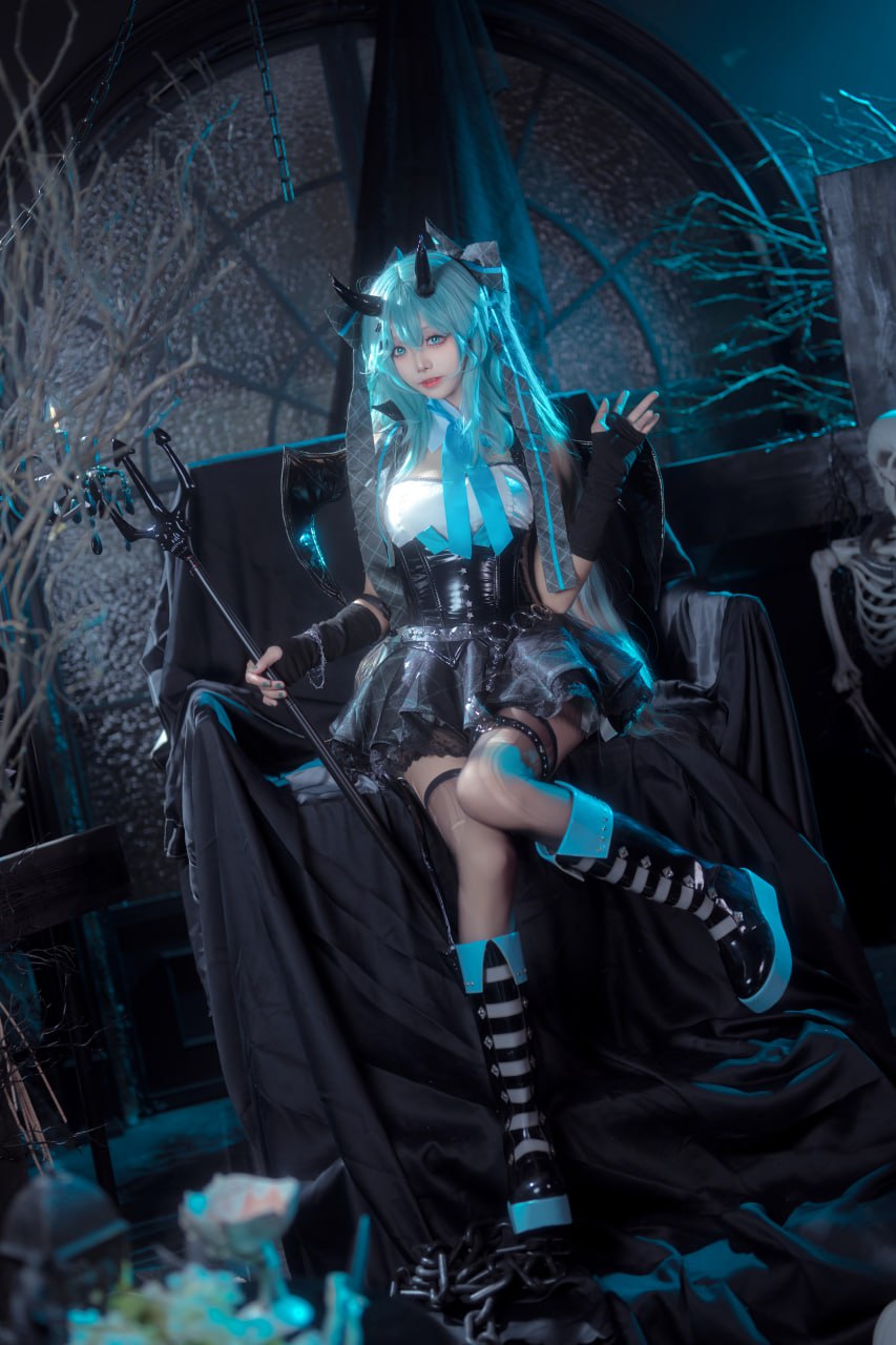 Aixi aiwest - Hatsune Little Devil