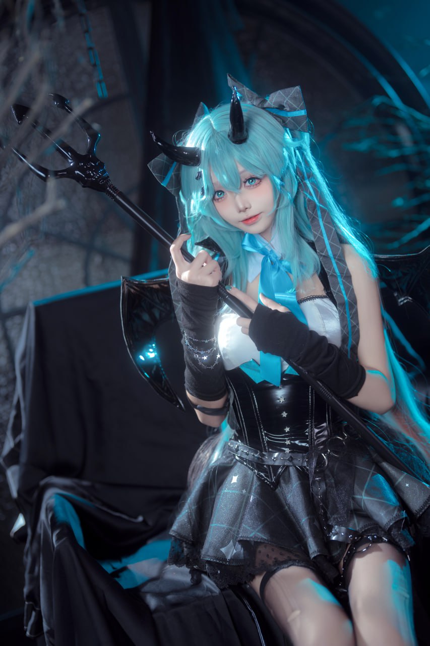 Aixi aiwest - Hatsune Little Devil