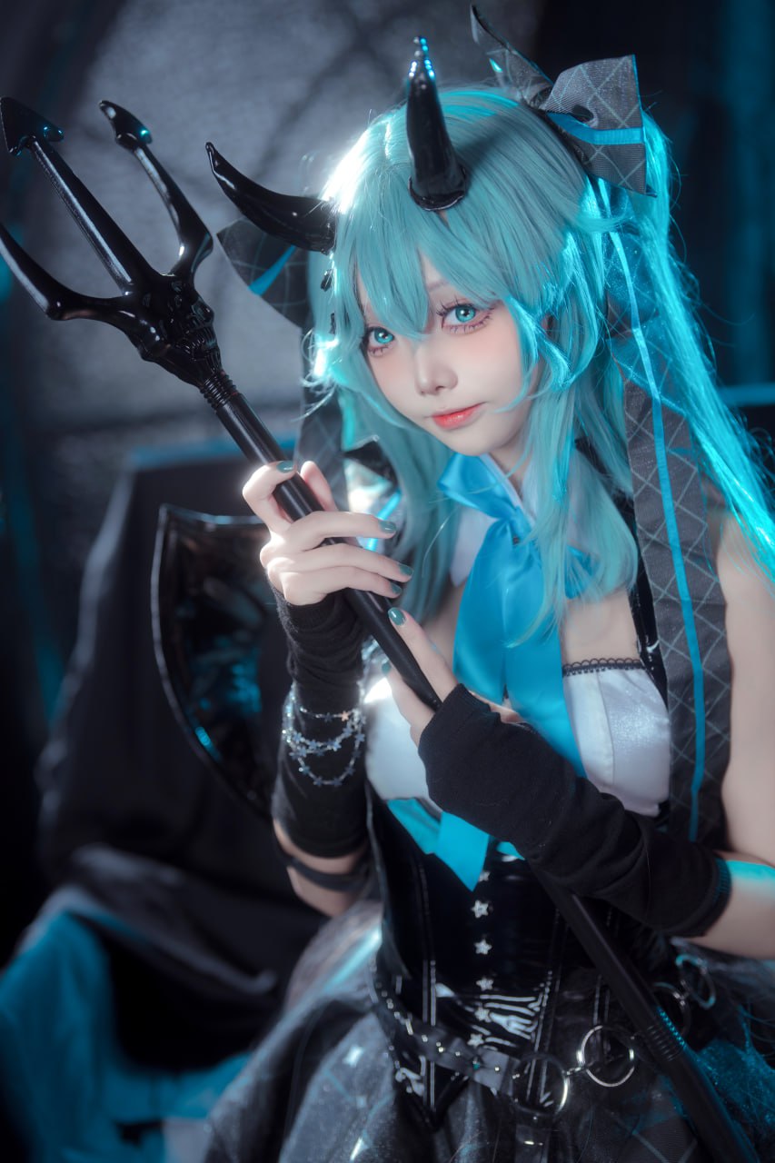 Aixi aiwest - Hatsune Little Devil