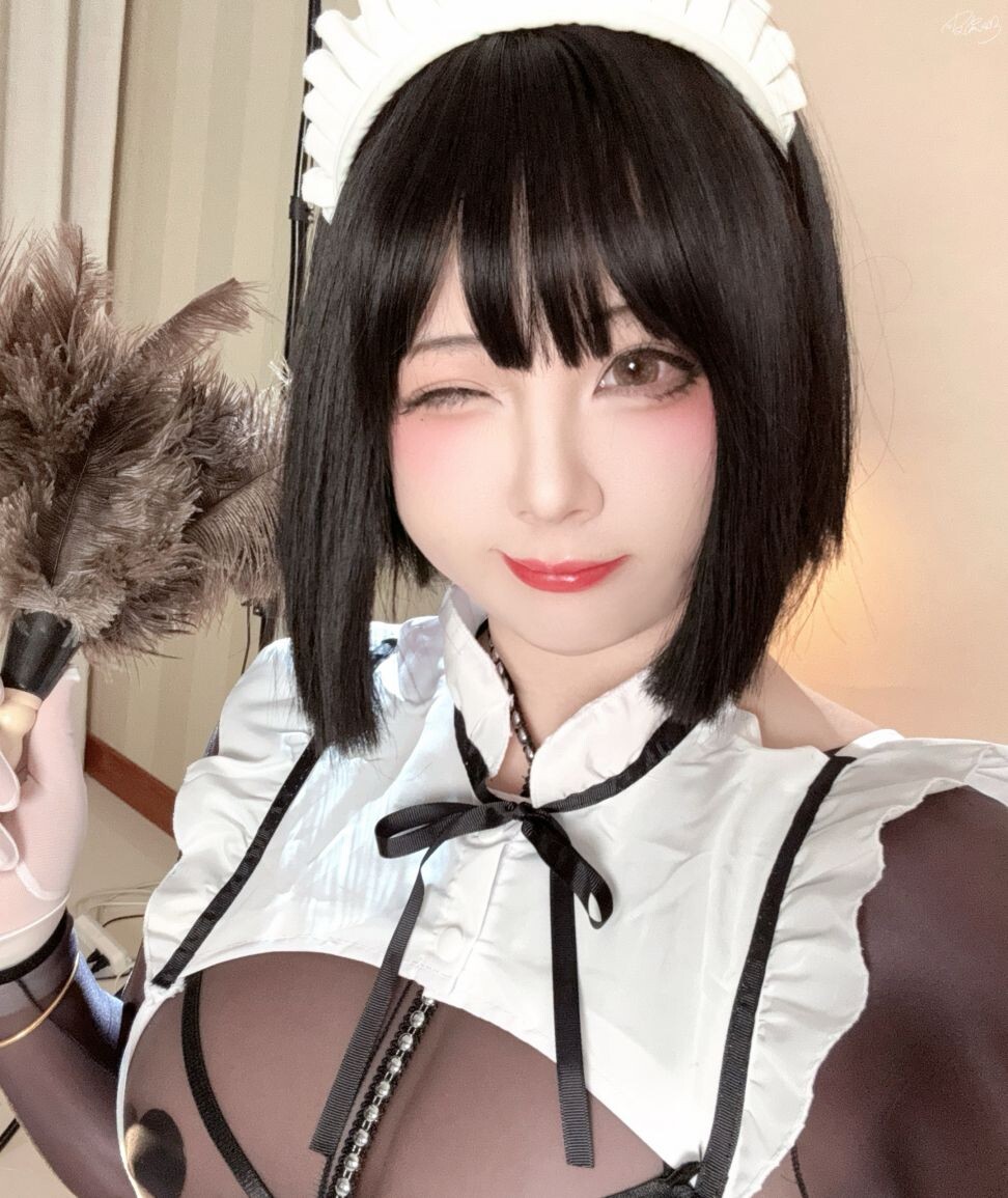 PiPi Milk - Maid Selfie