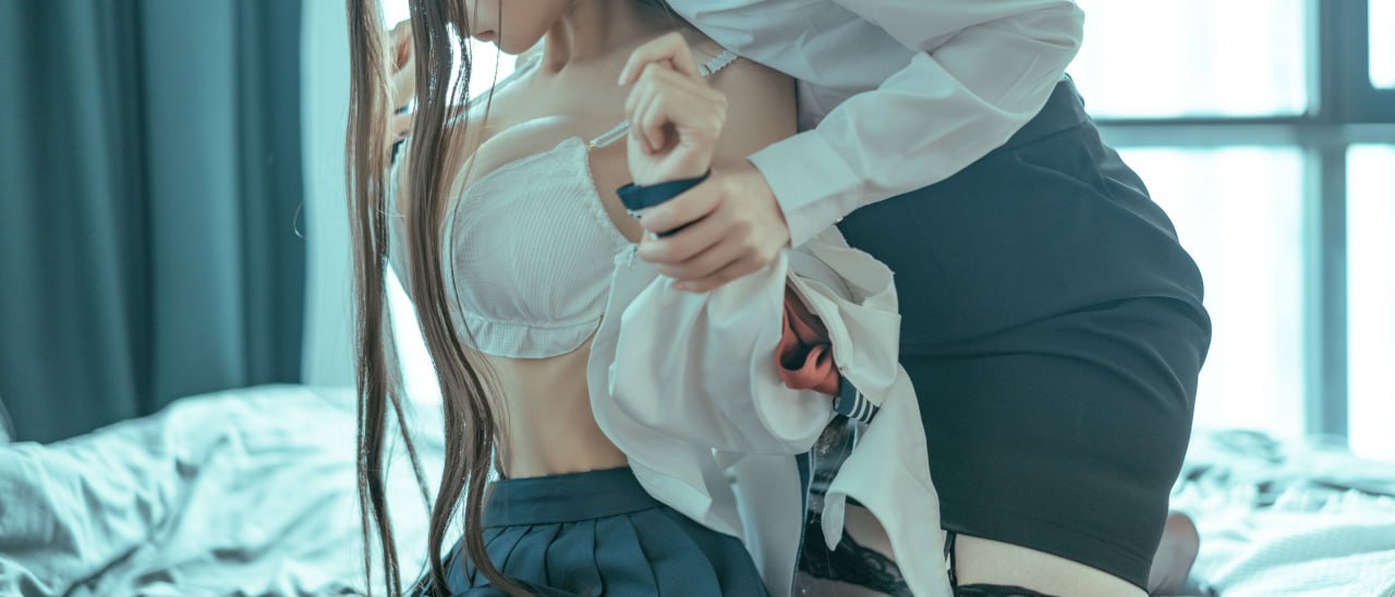Bo anh Yuuhui va Chun Momo Professor's Prank 02