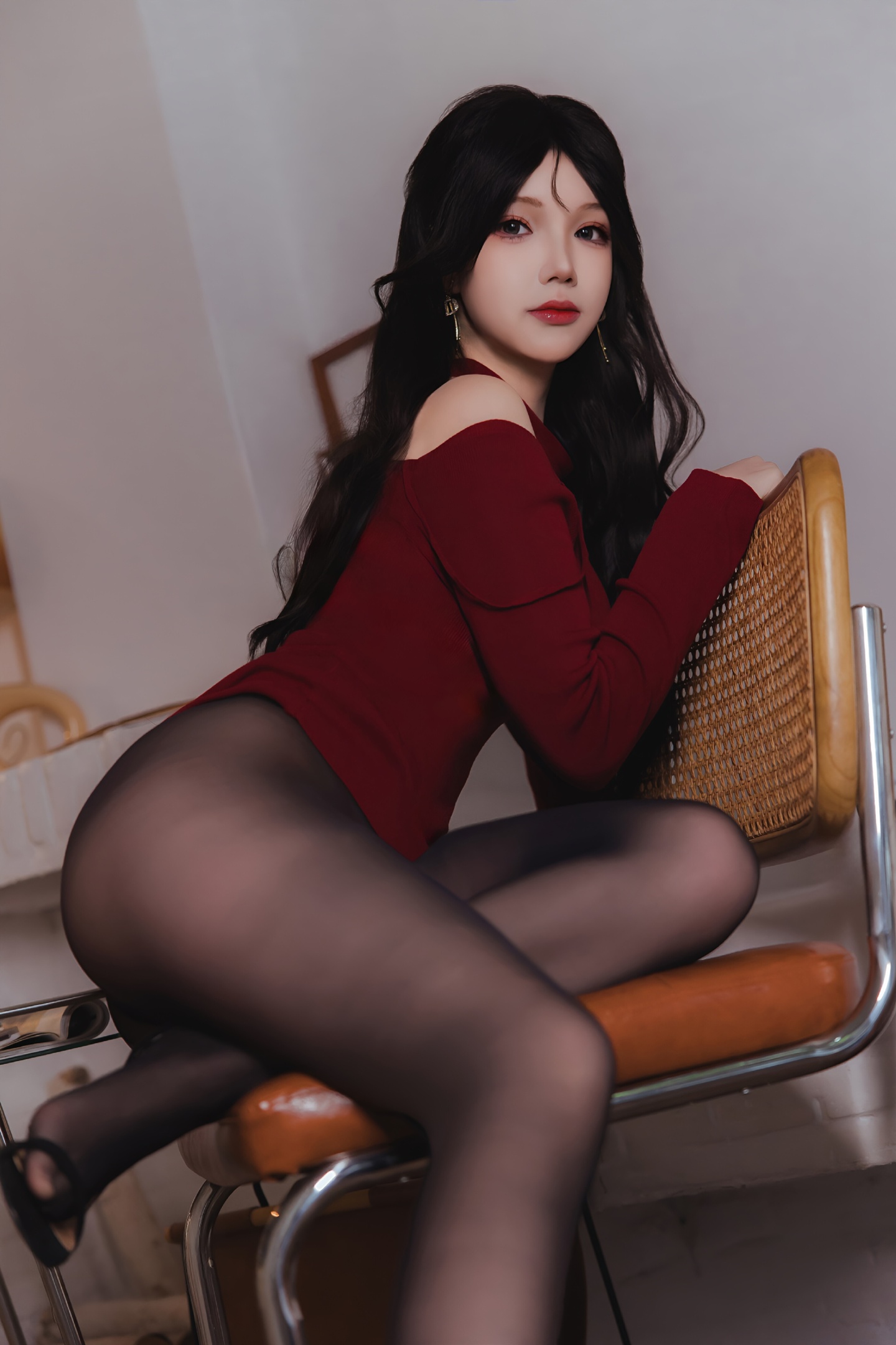눈이 맑은 Astra - 빨간 치마 검은 스타킹 작은 아내 69P1V