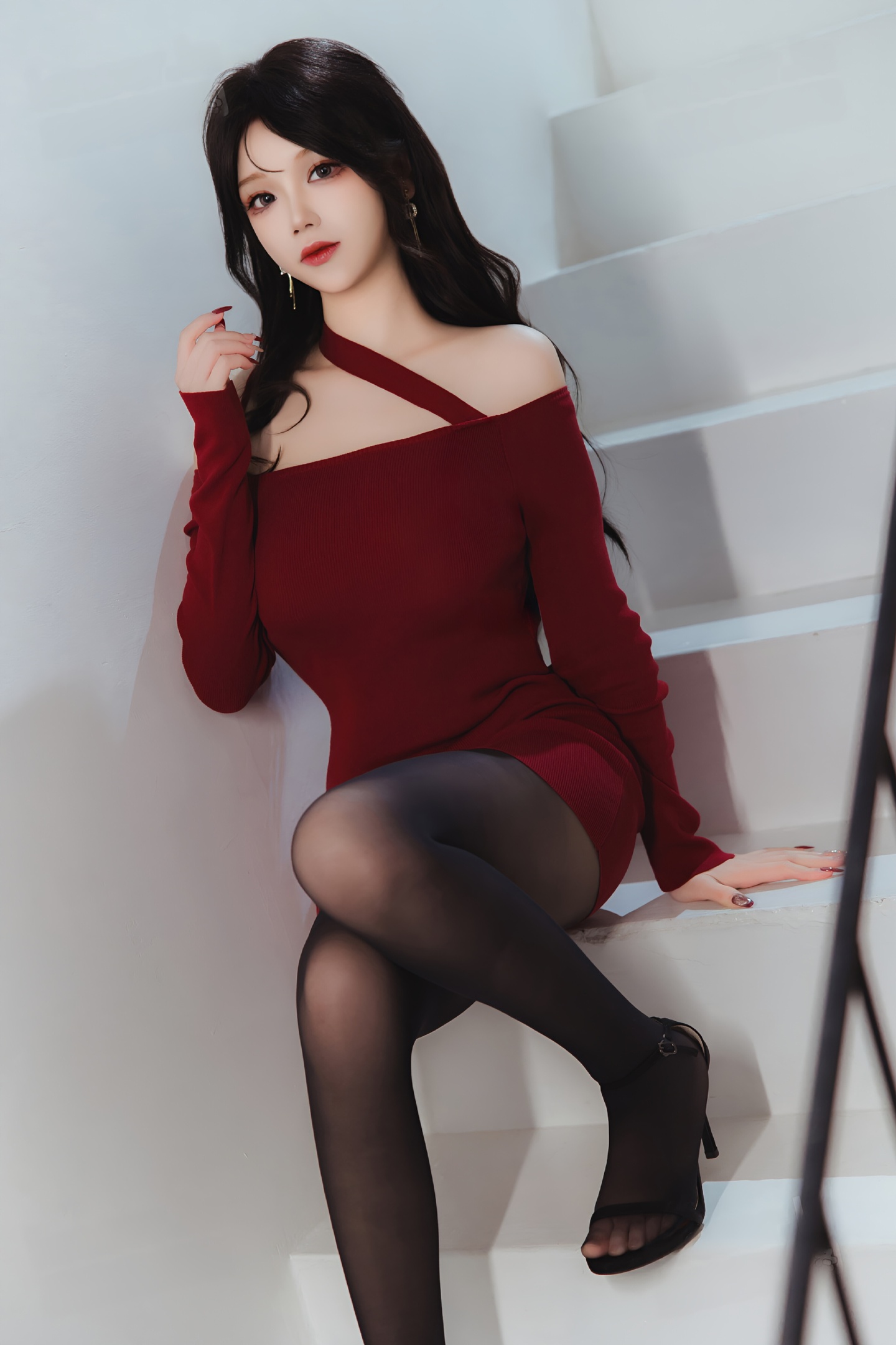 눈이 맑은 Astra - 빨간 치마 검은 스타킹 작은 아내 69P1V