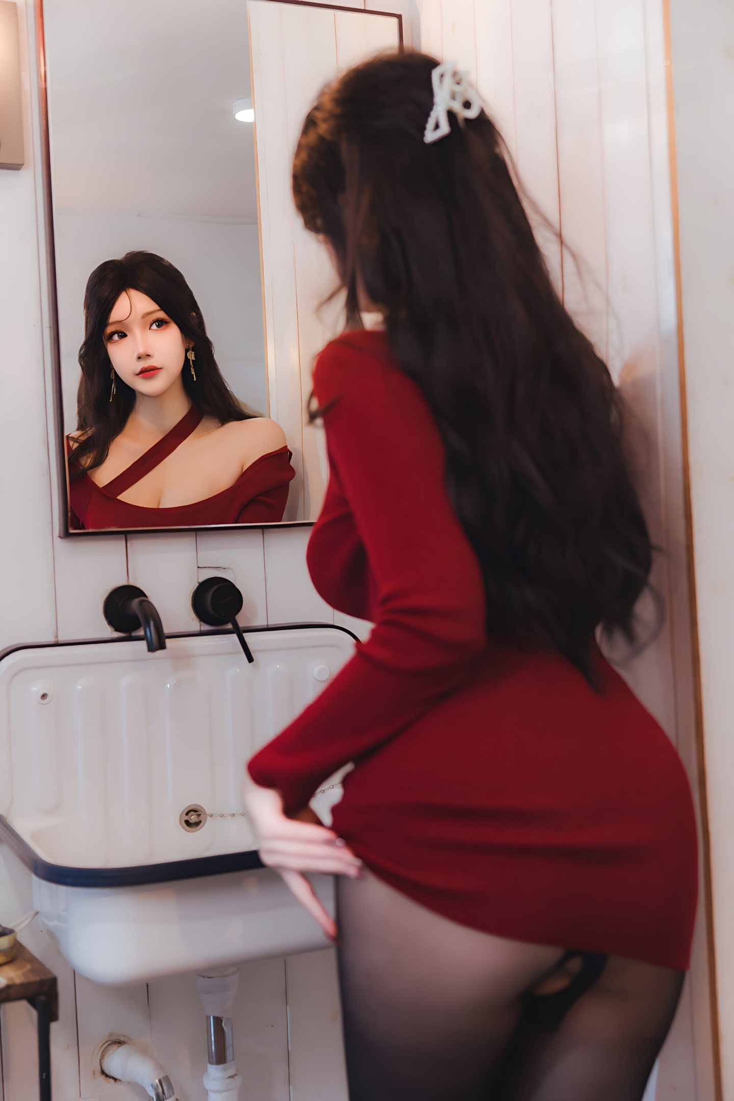 雪晴アストラ - 赤いスカート黒いストッキングの小さな可愛い妻 69P1V