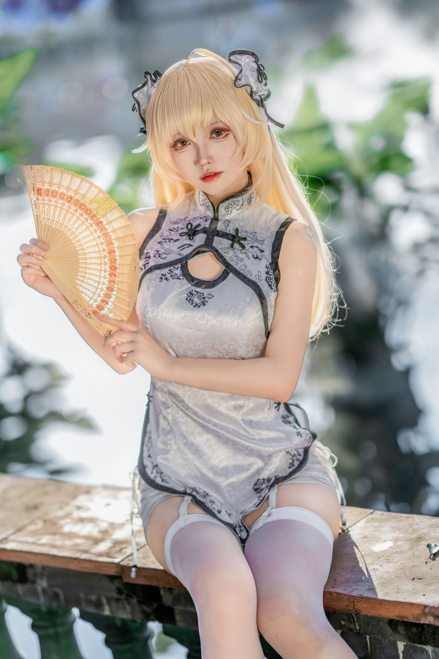 Big Big Curls Small Curls - Qiong Mei Qipao