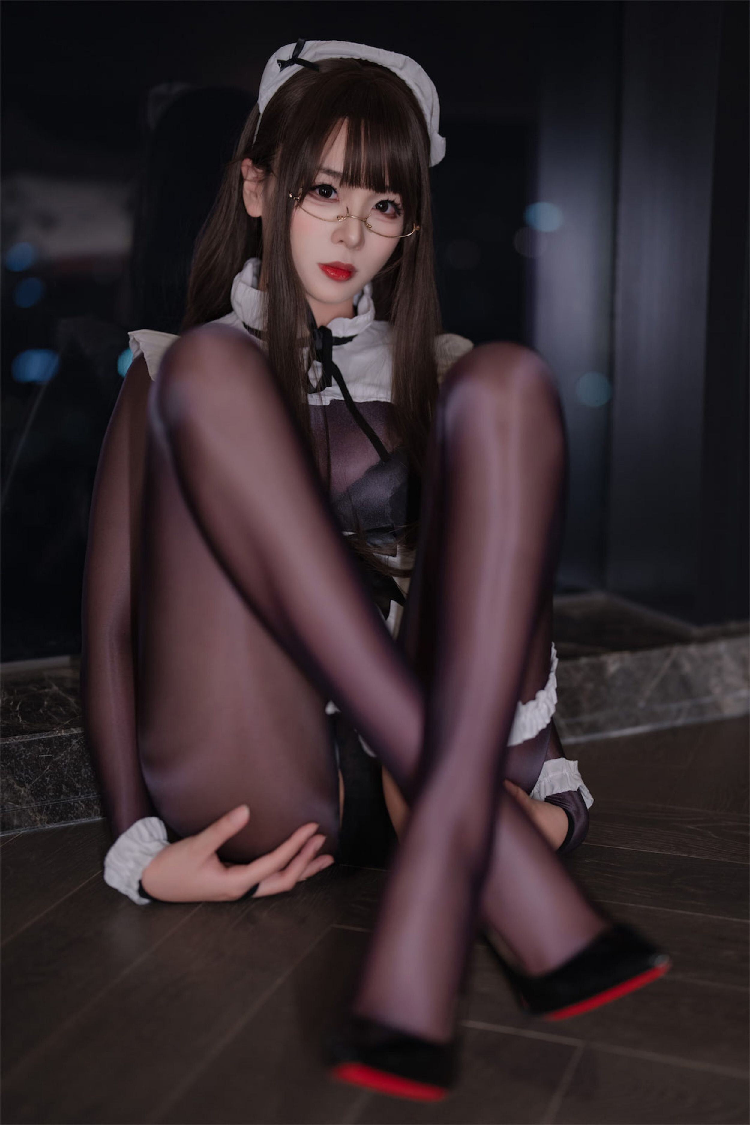 軒蕭學姐 - 連體絲女僕90P