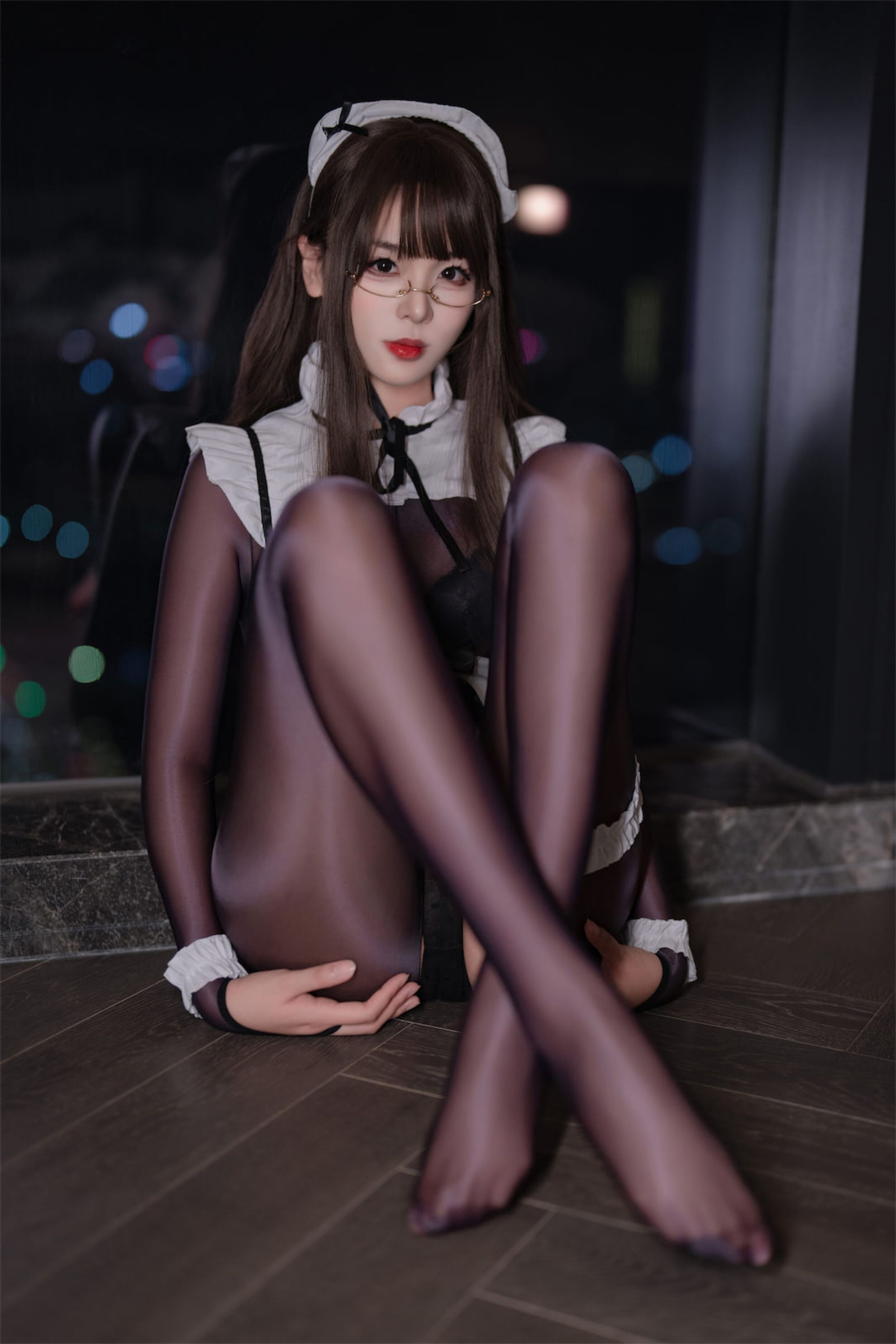軒蕭學姐 - 連體絲女僕90P